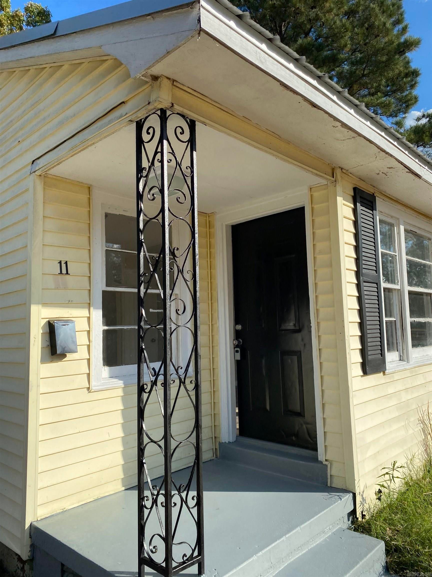 11 Shirley Street — photo