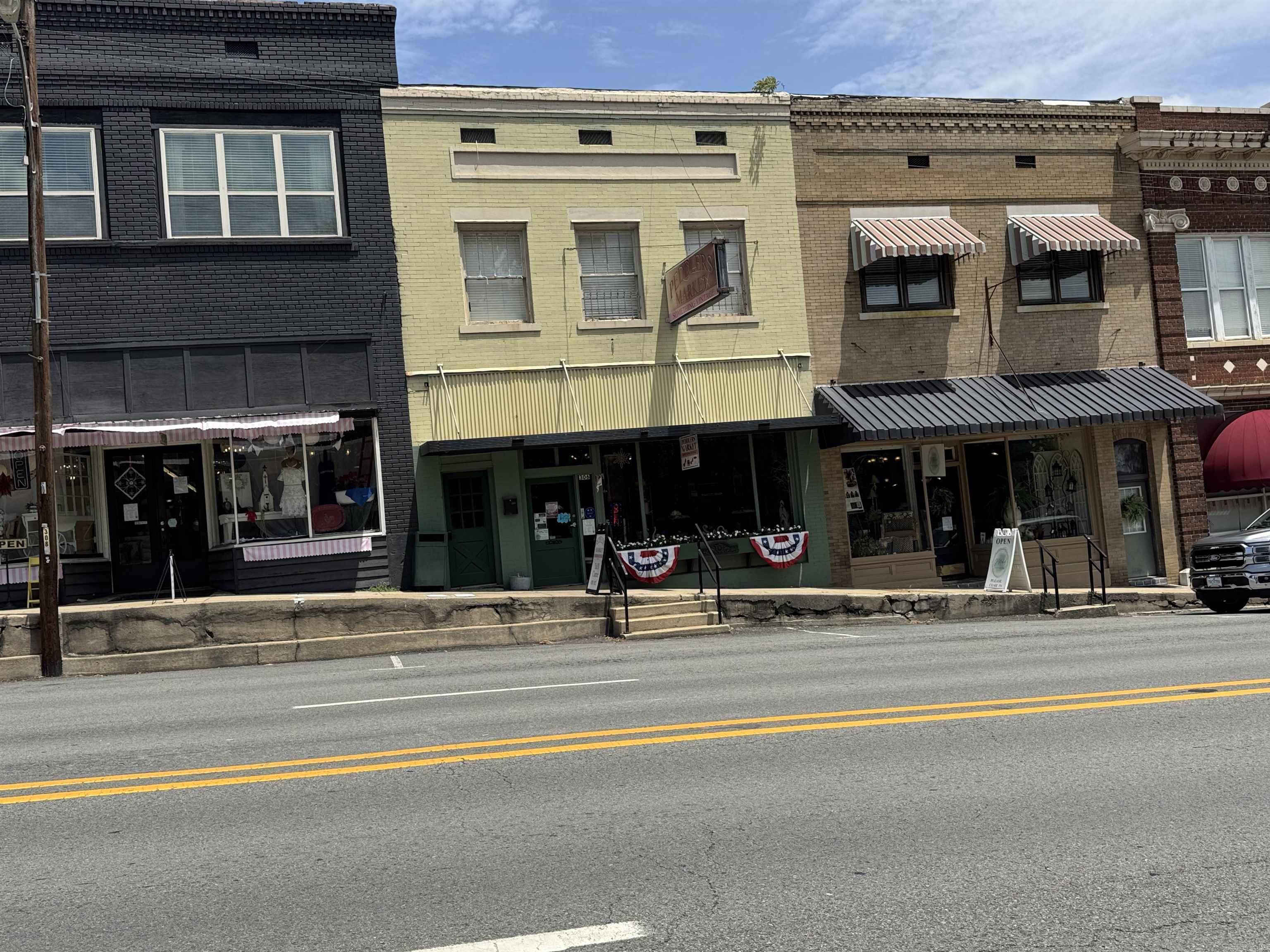 306 W Main Street — photo