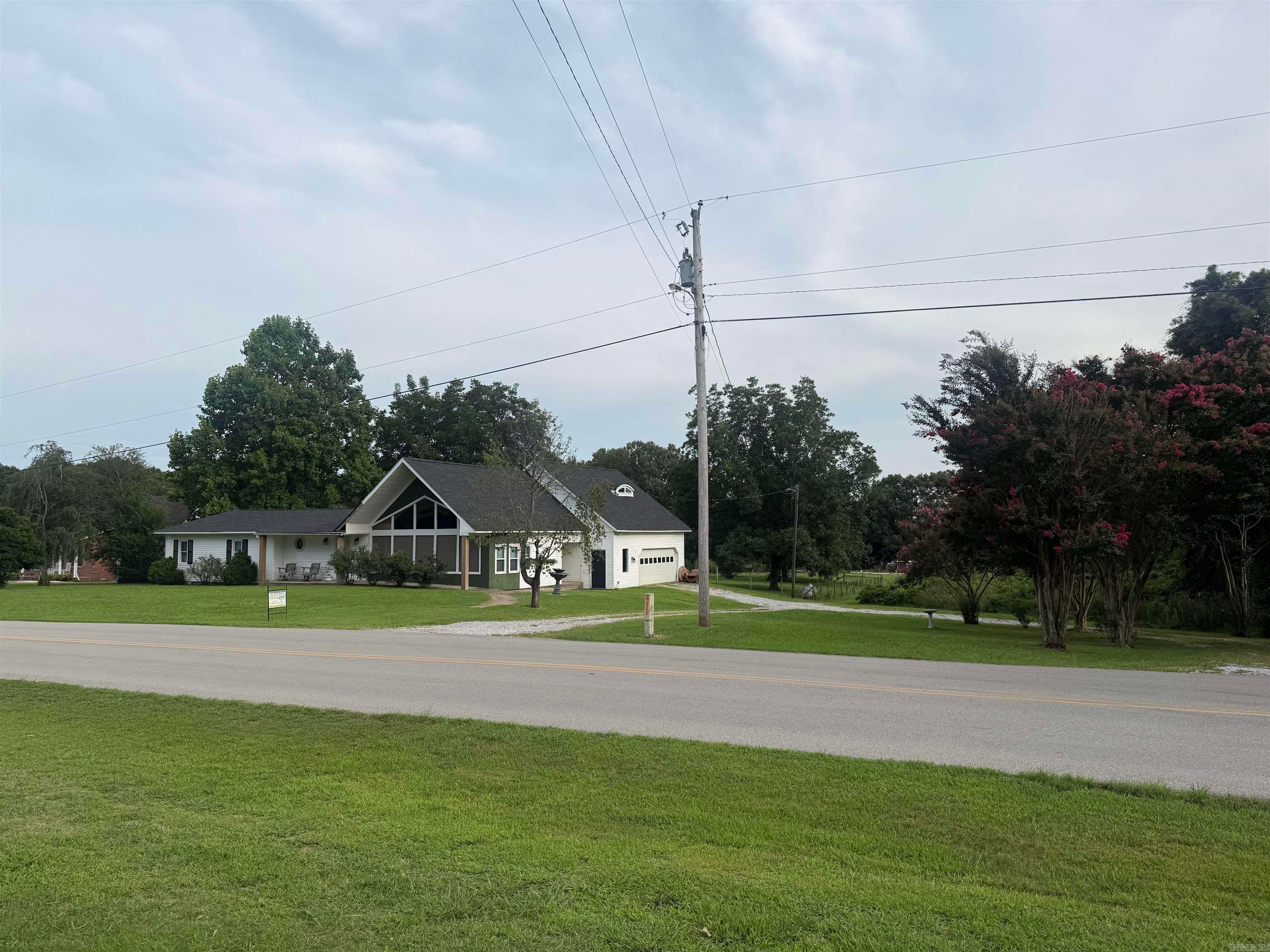 5816 Fairview Rd — photo