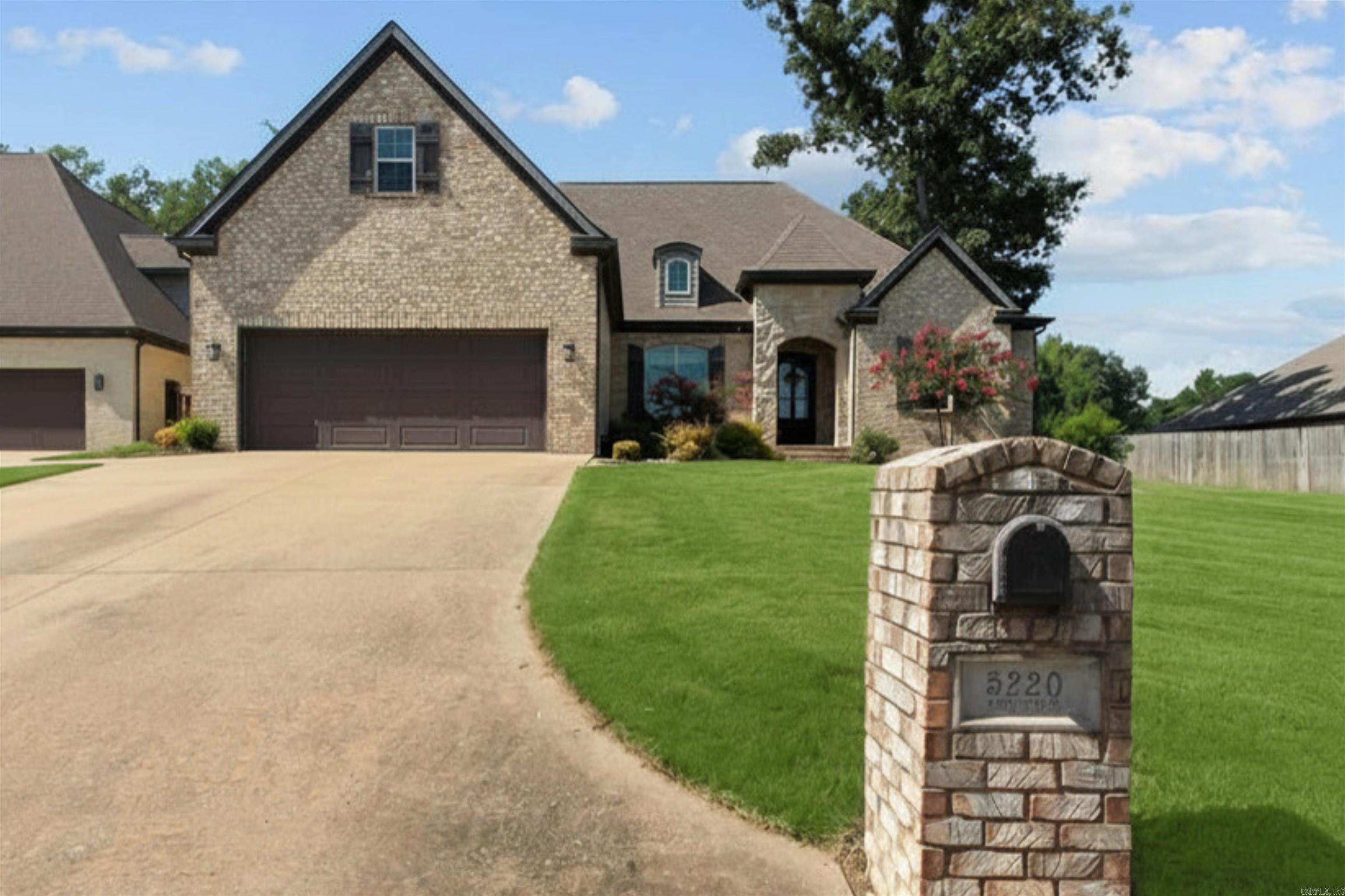 5220 Providence Circle — photo