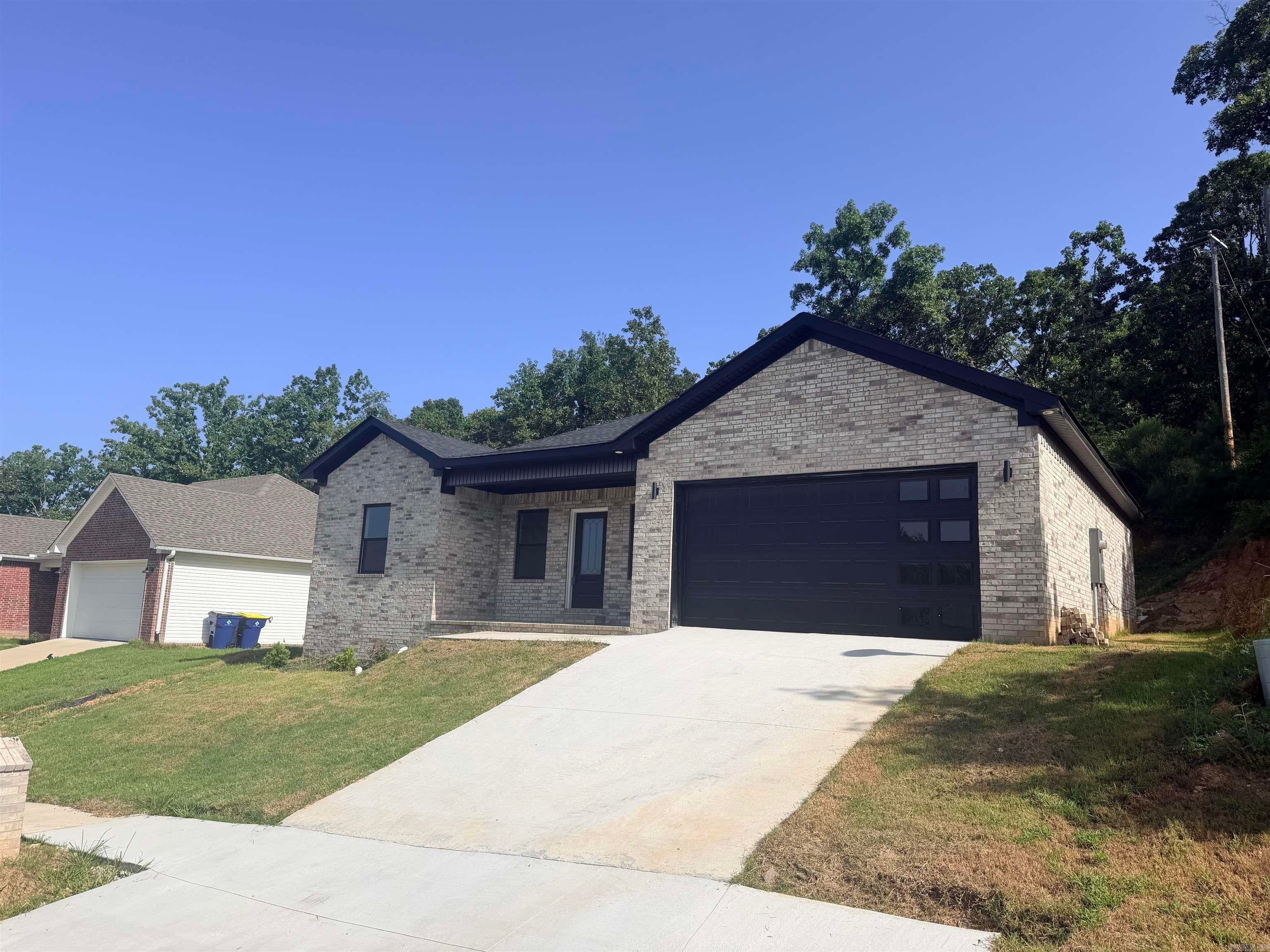 519 Crepe Myrtle Loop — photo