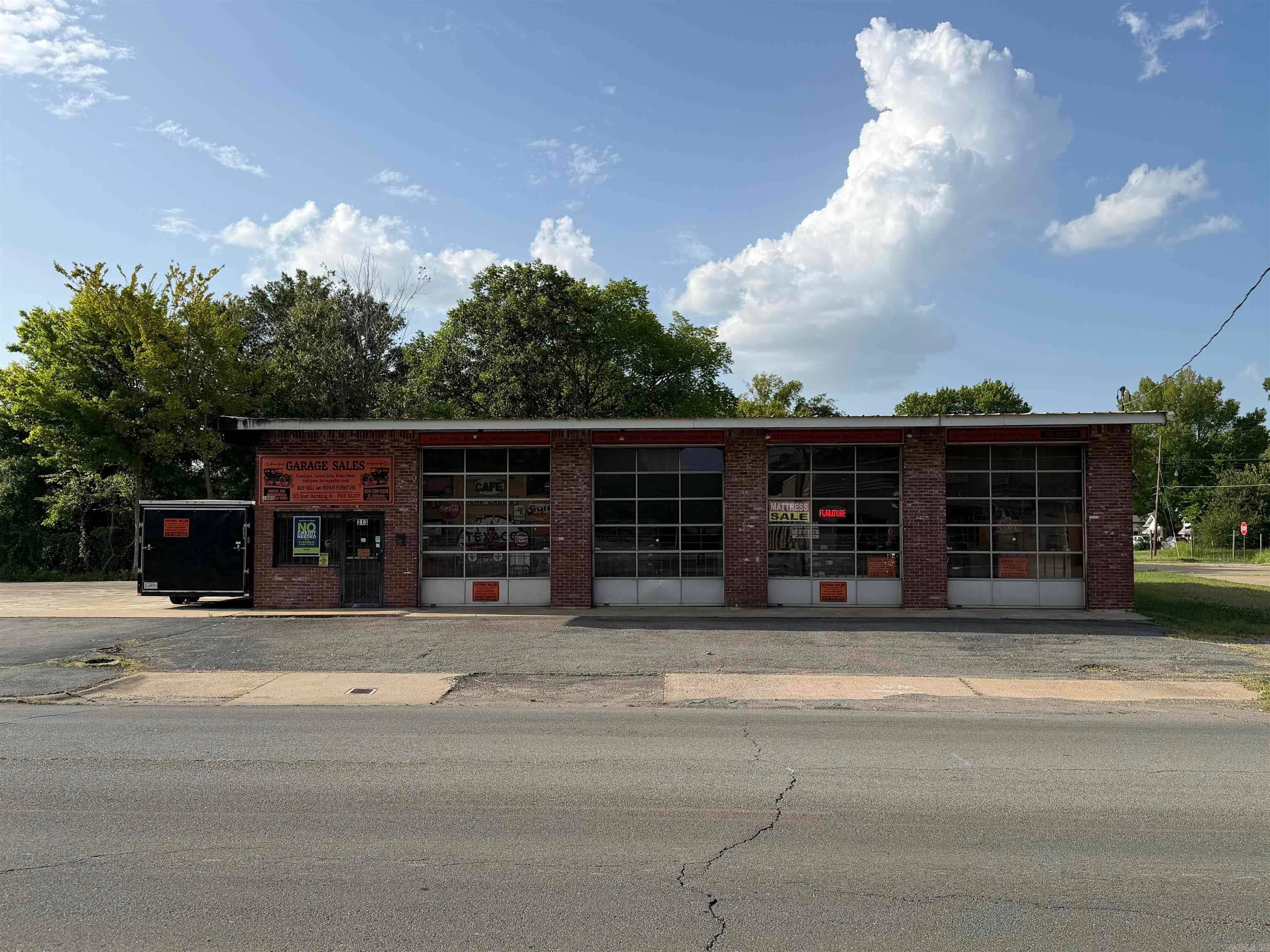 313 E Harding Ave — photo
