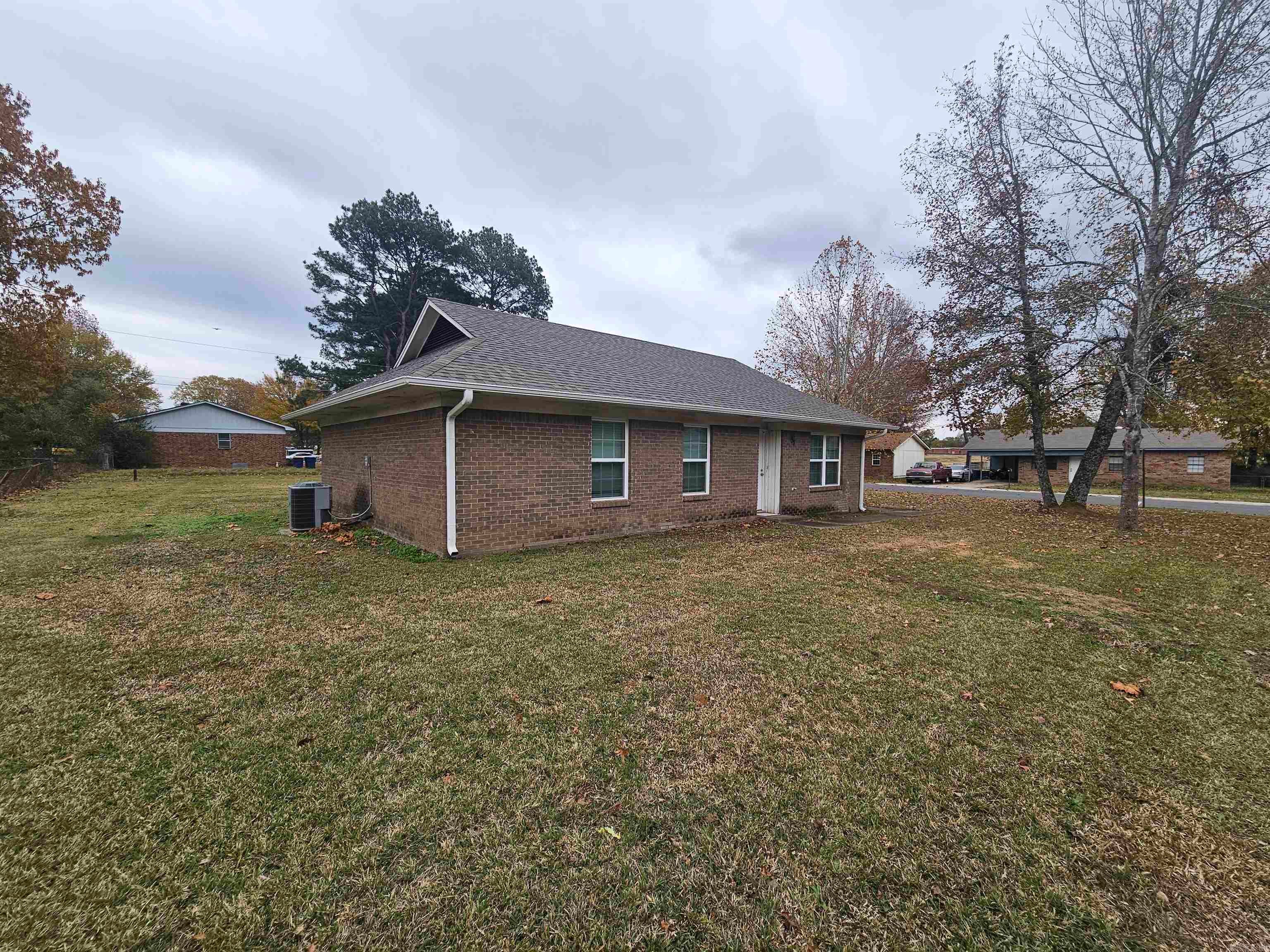 10 Meadowlark Drive — photo