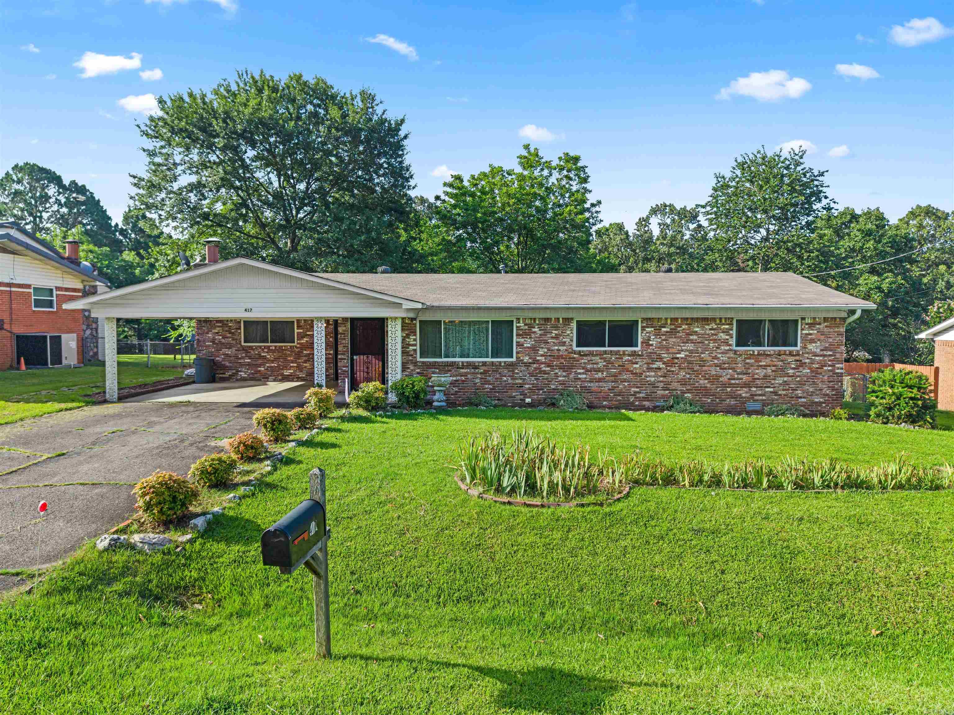417 Lakeshore Drive — photo
