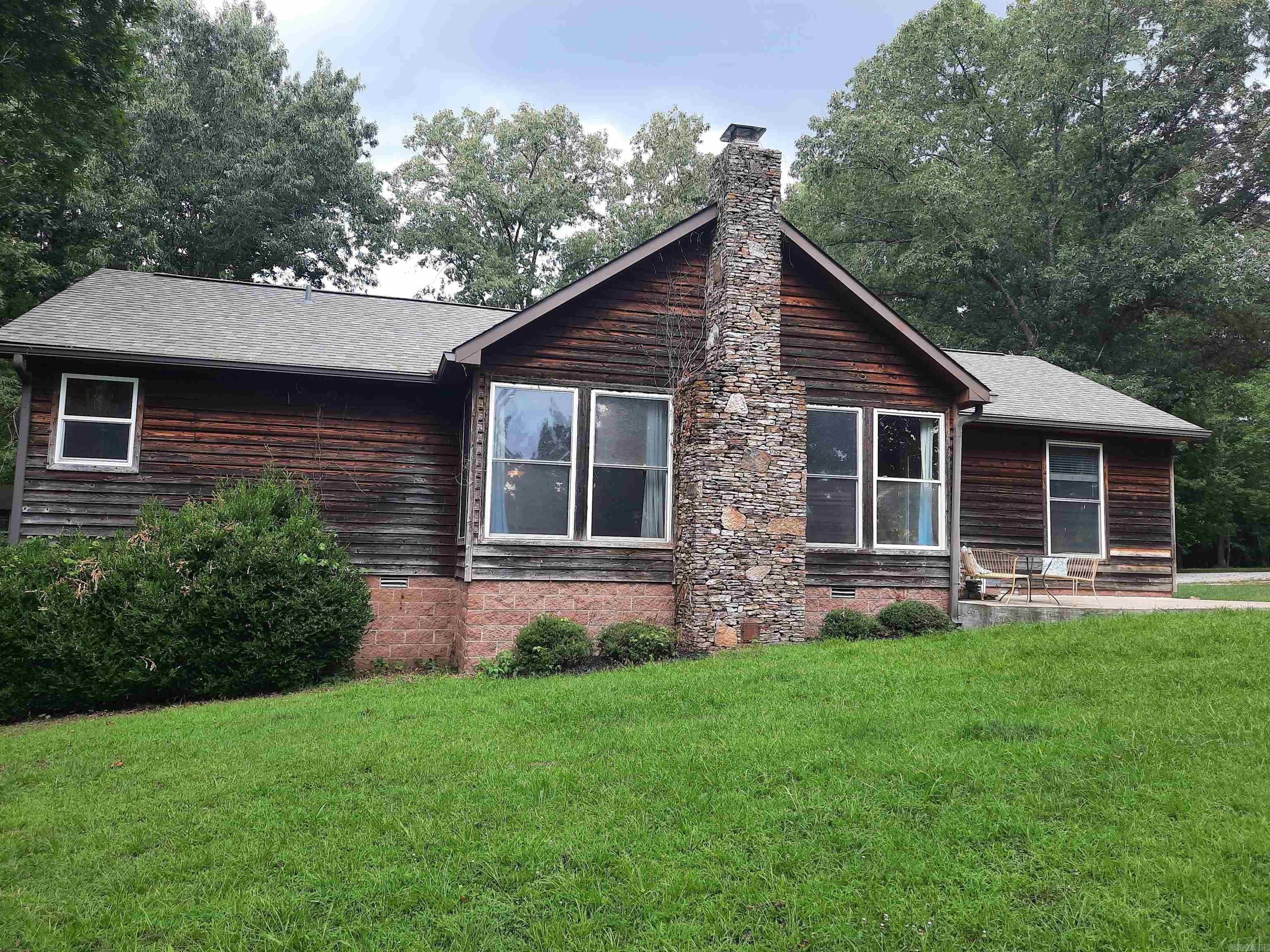 102 Clella Ct. — photo