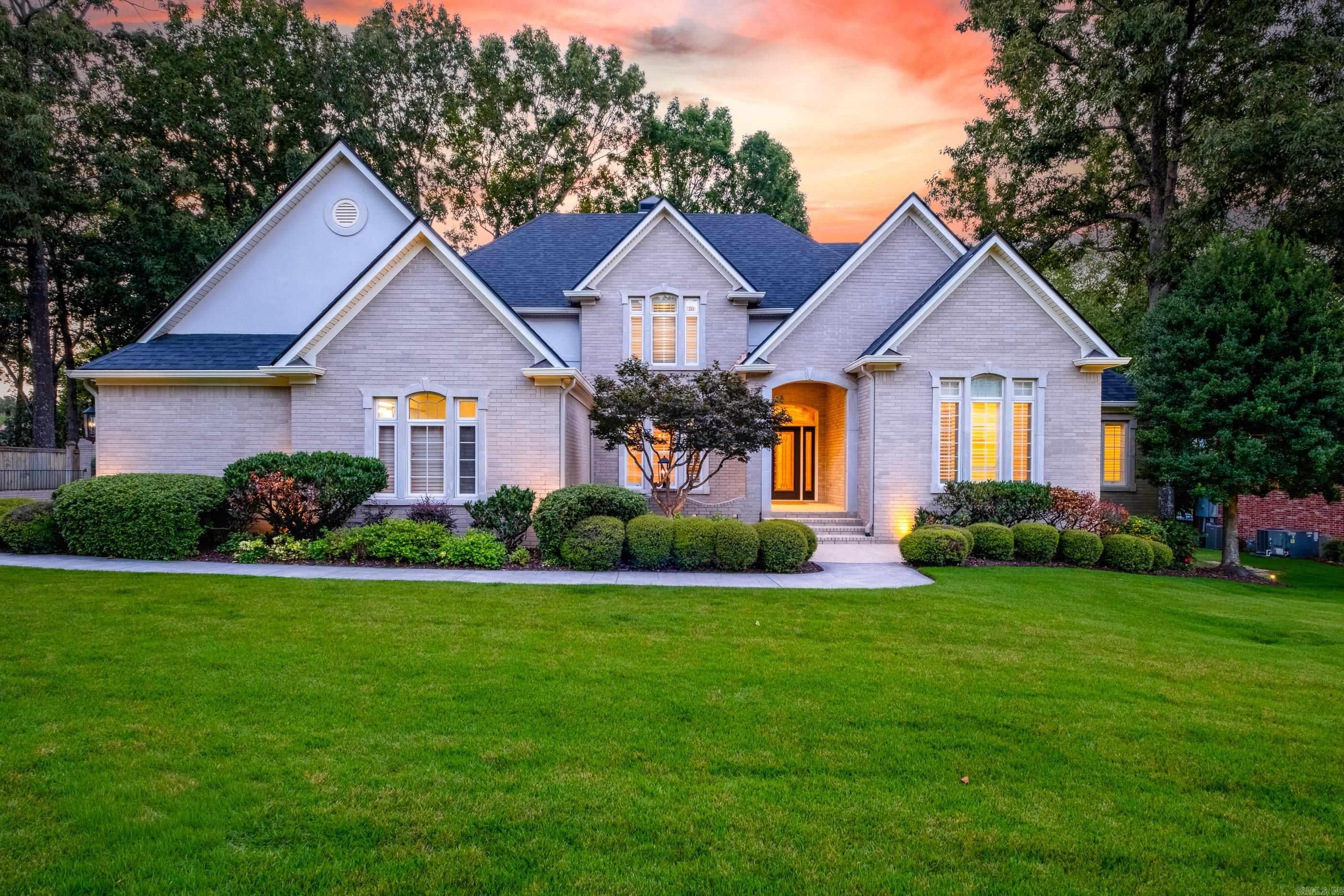 18 Hickory Creek Drive — photo