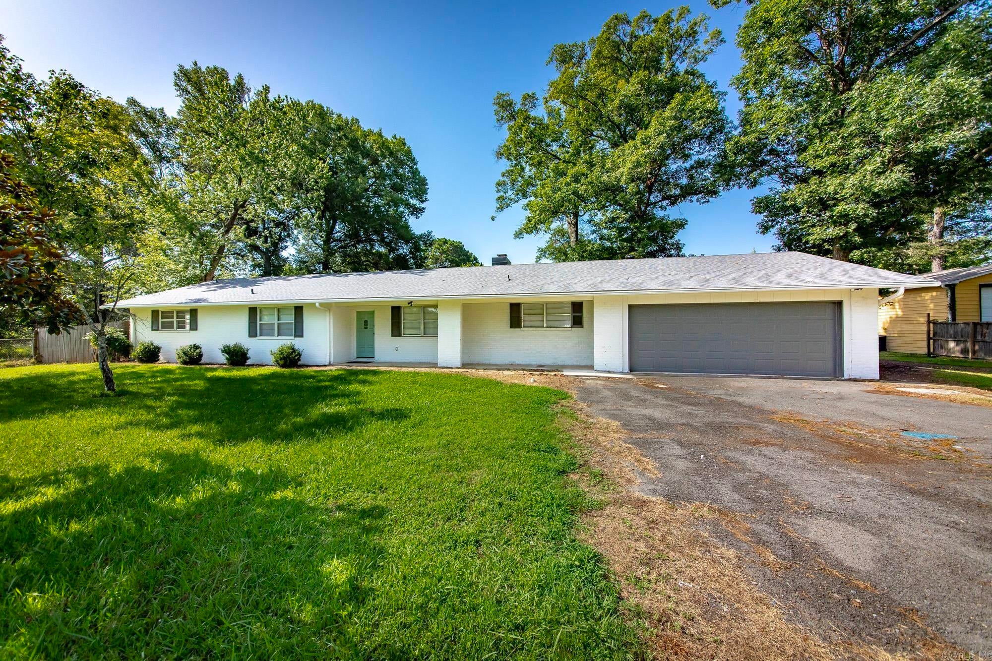 2112 Lancelot Lane — photo