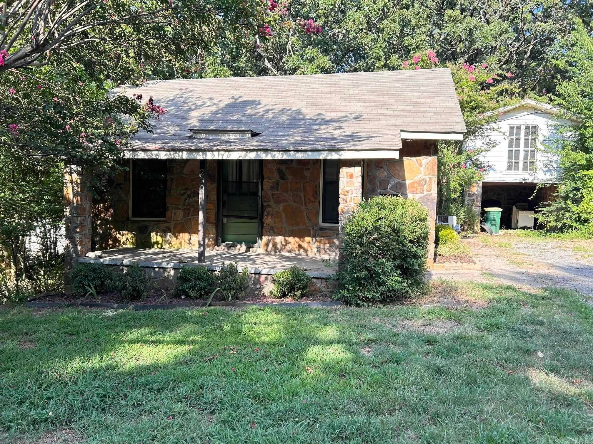210 Valley View Drive — photo