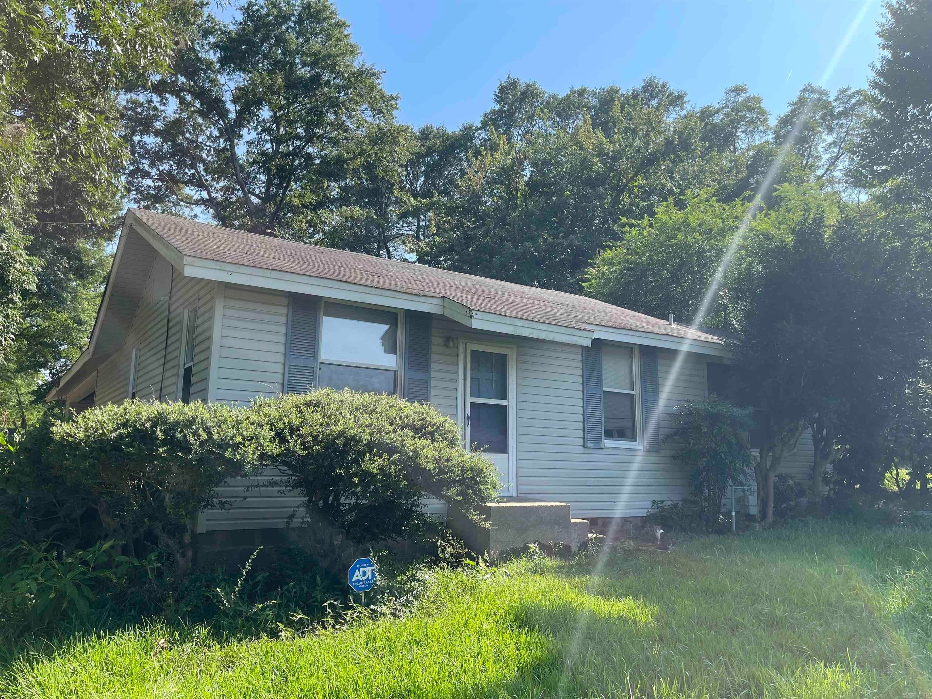 3437 W Hillsboro Street — photo