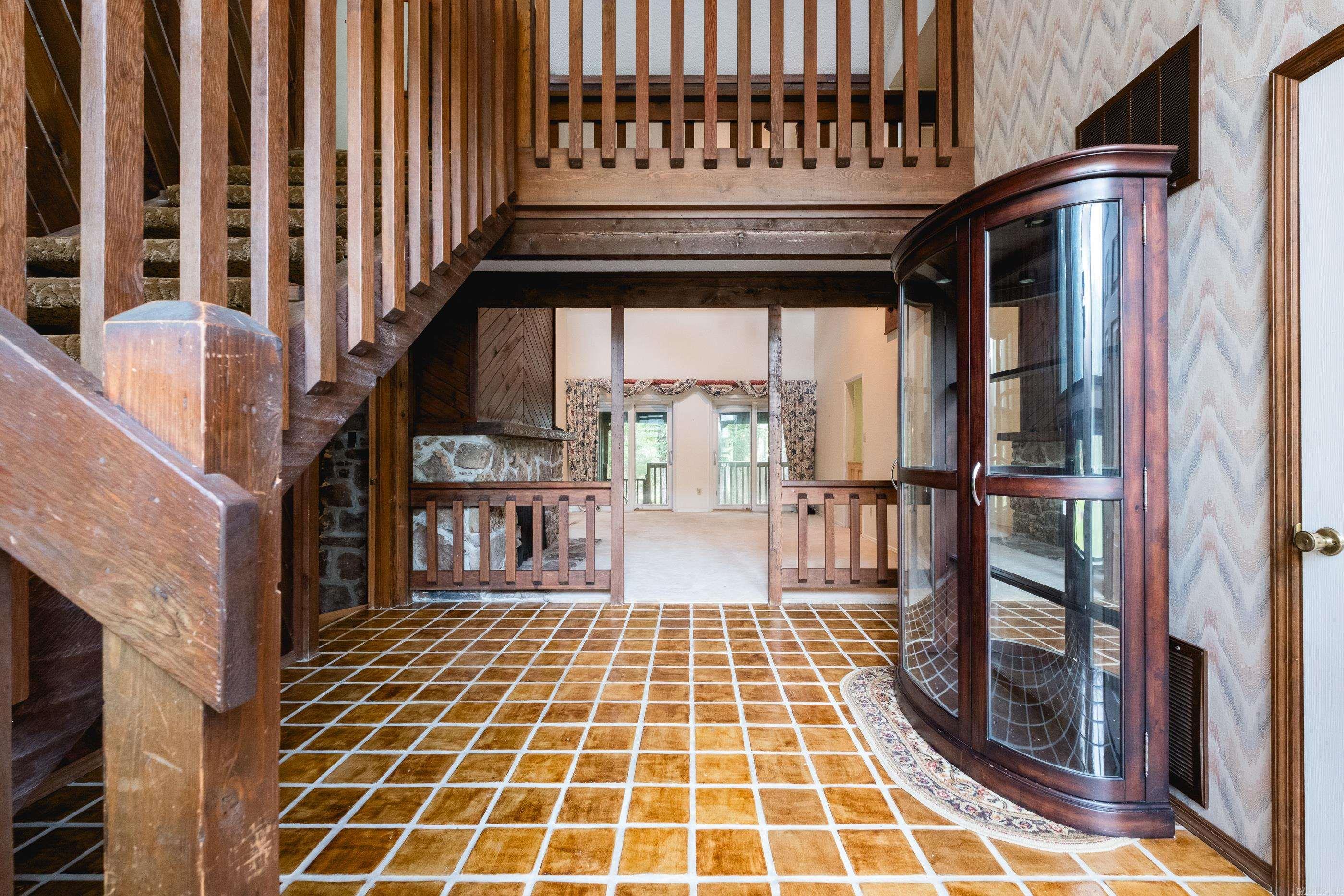 5 TREVINO DR — photo 3