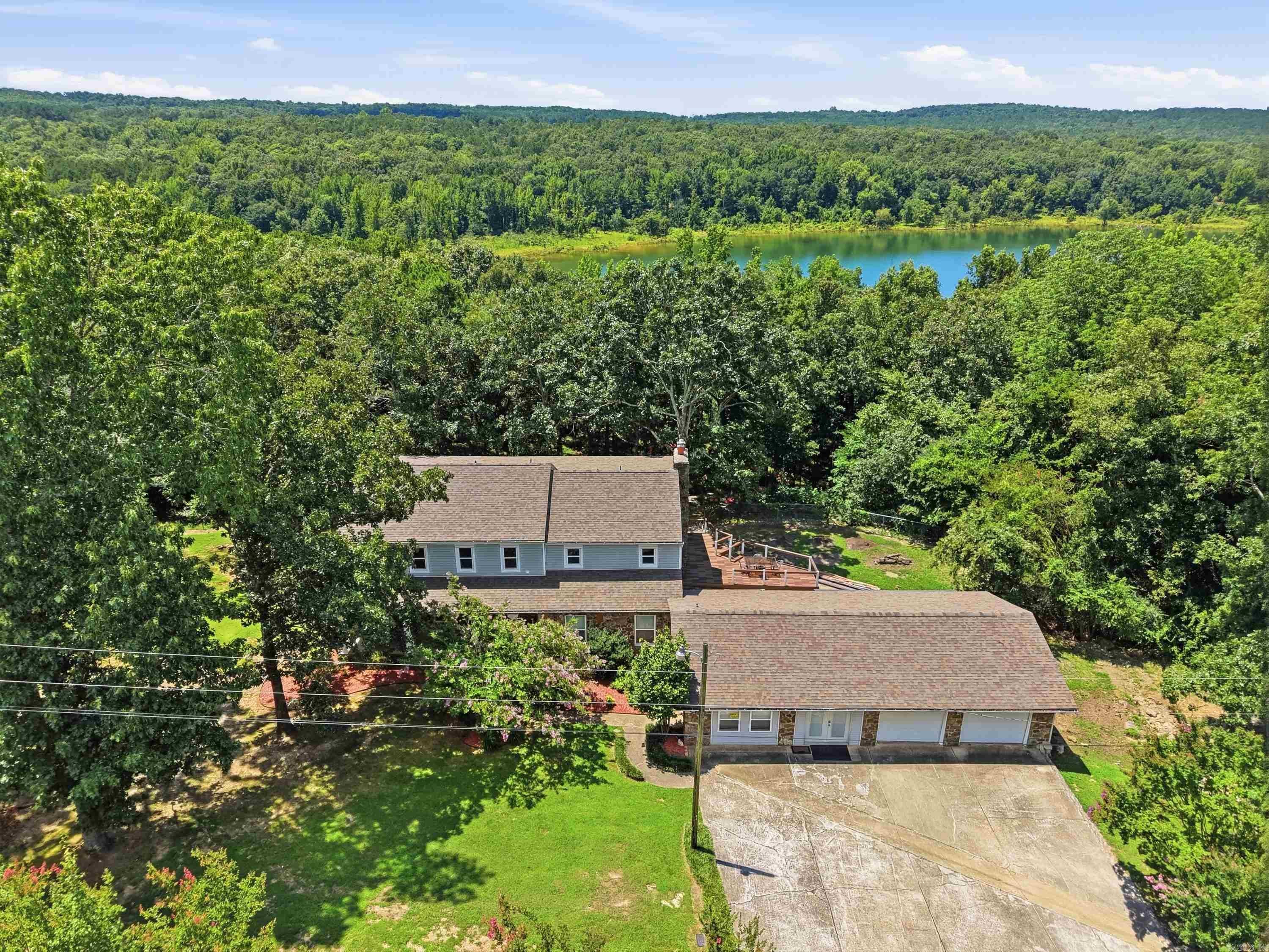 950 Davidson Circle — photo