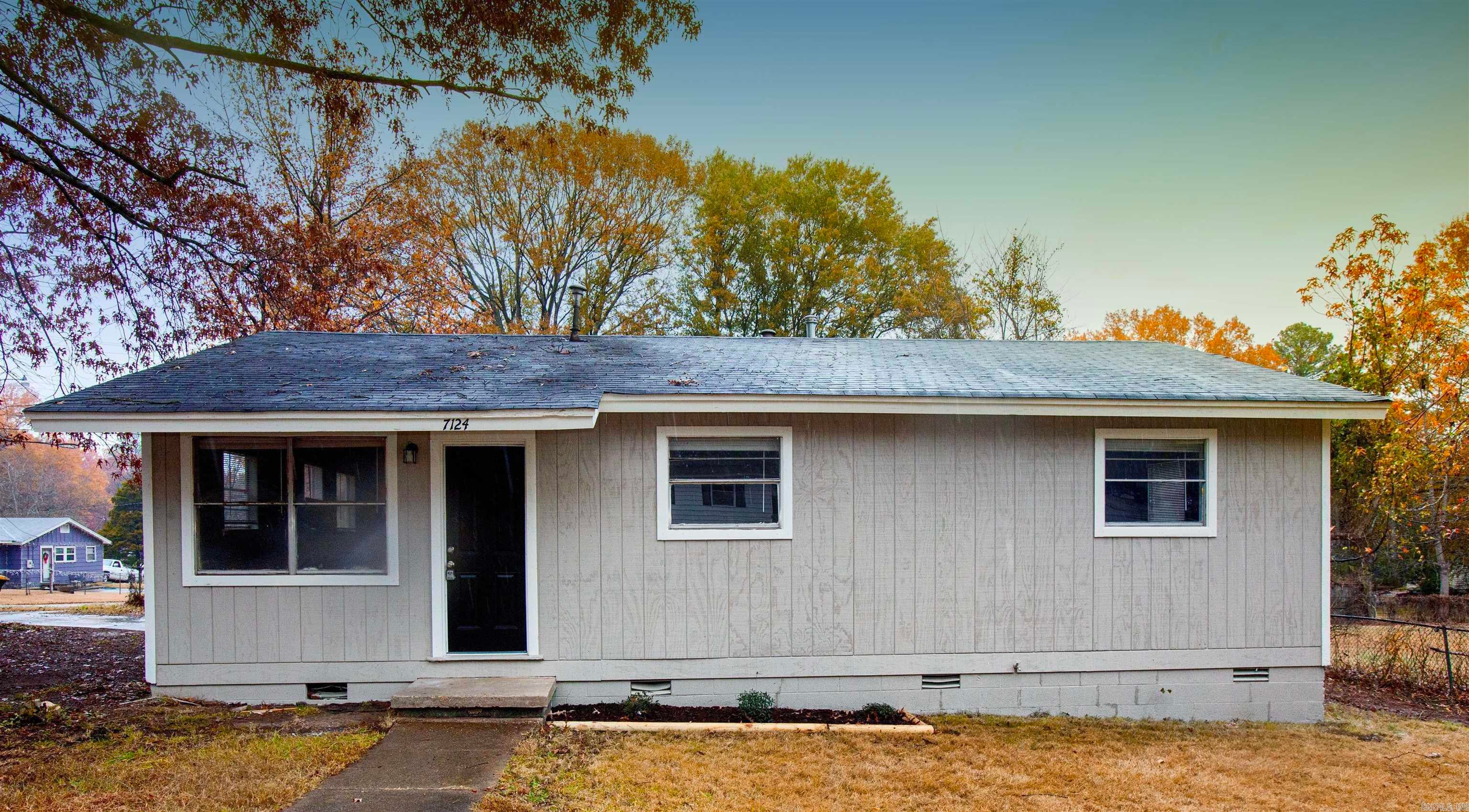 7124 Twin Oaks Rd — photo