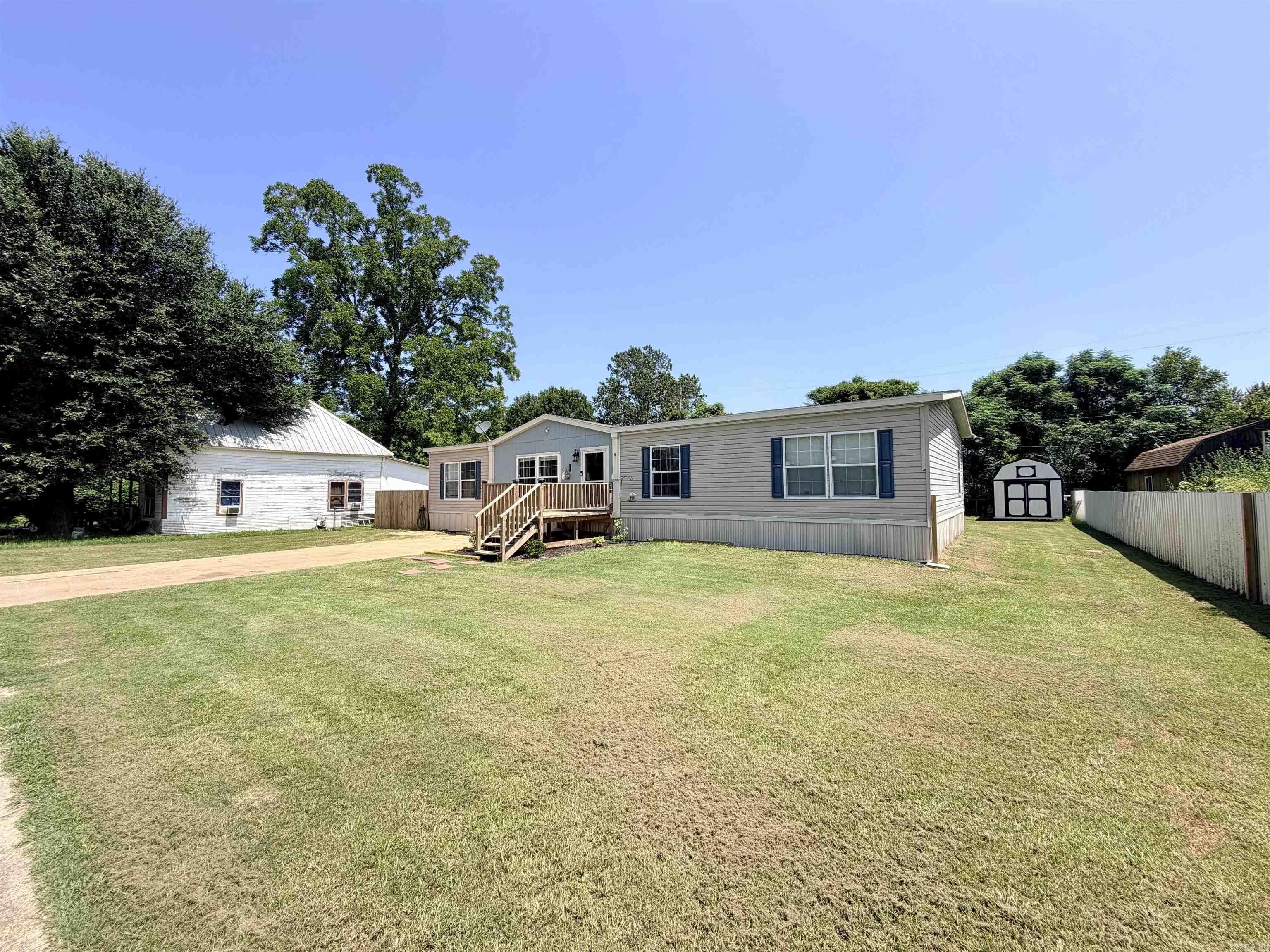 560 N 2nd Street, Ashdown, AR 71822 — photo 2