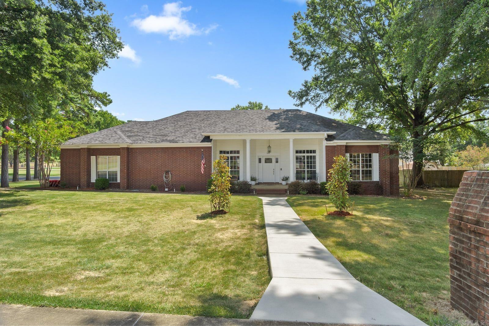 504 Brandon Dr. — photo