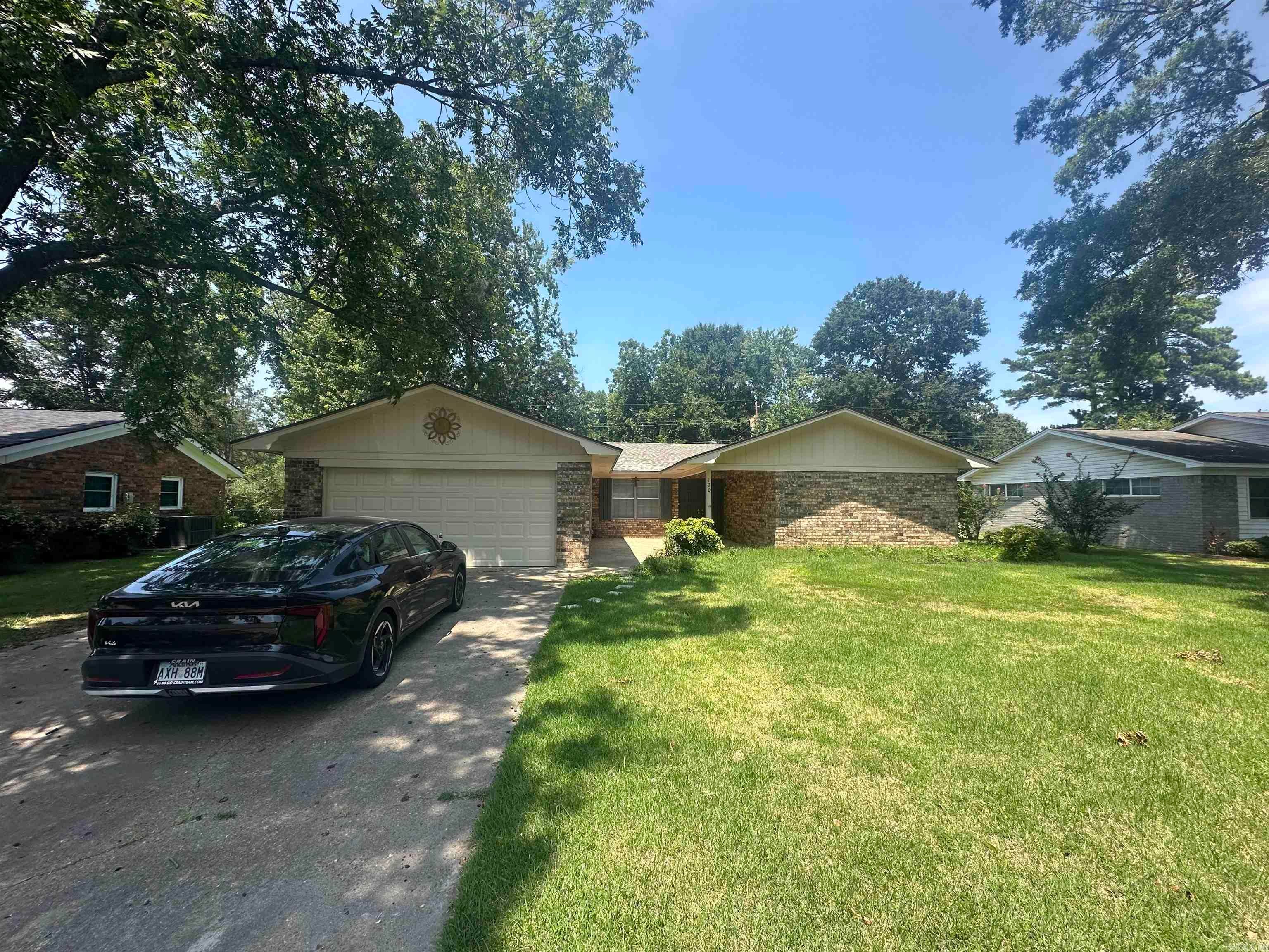 120 Apache Drive — photo
