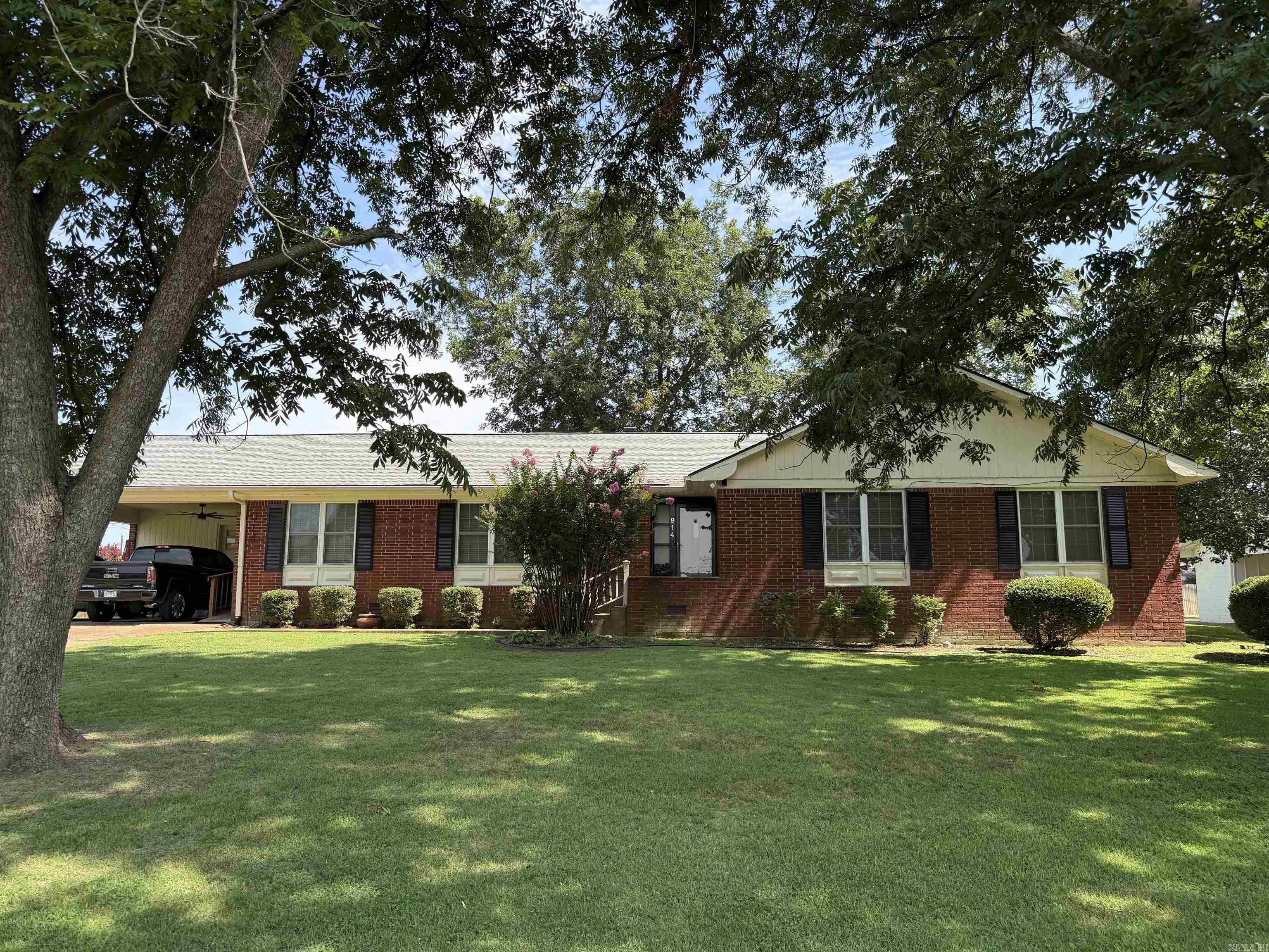 914 NW 5th Street — photo