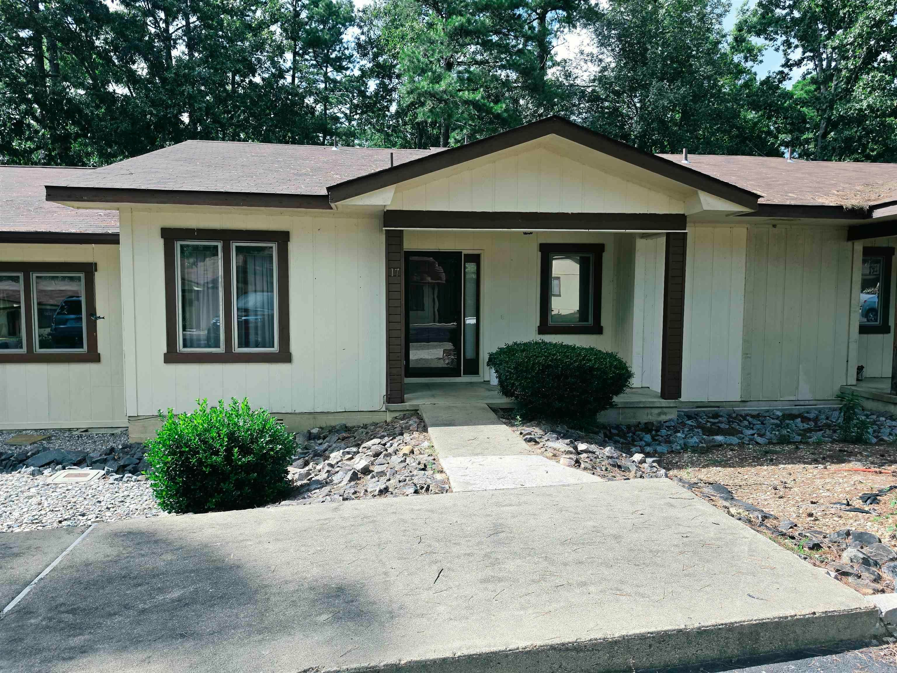 17 Lindsay Lane — photo