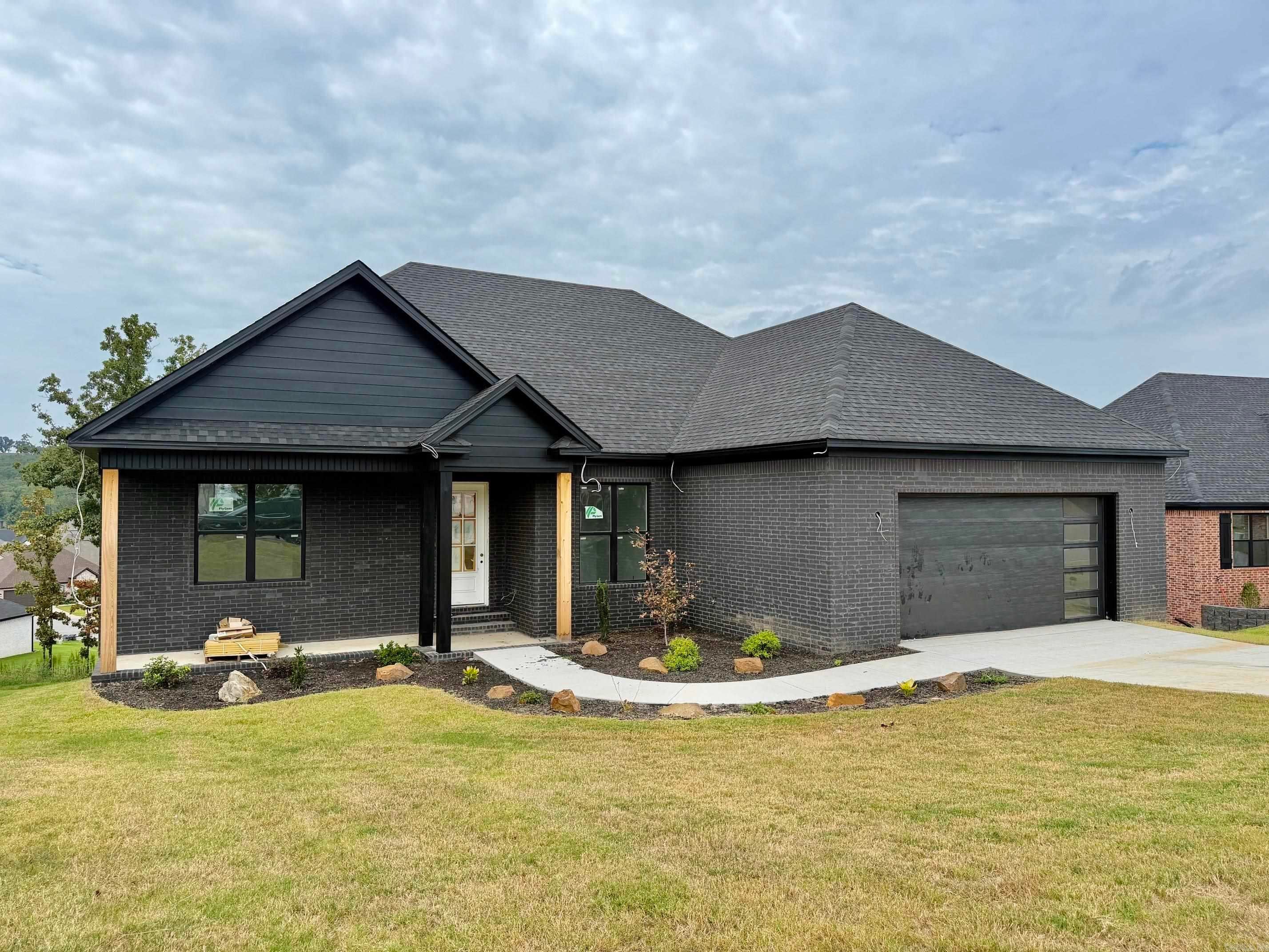 1189 Fern Ridge Road — photo