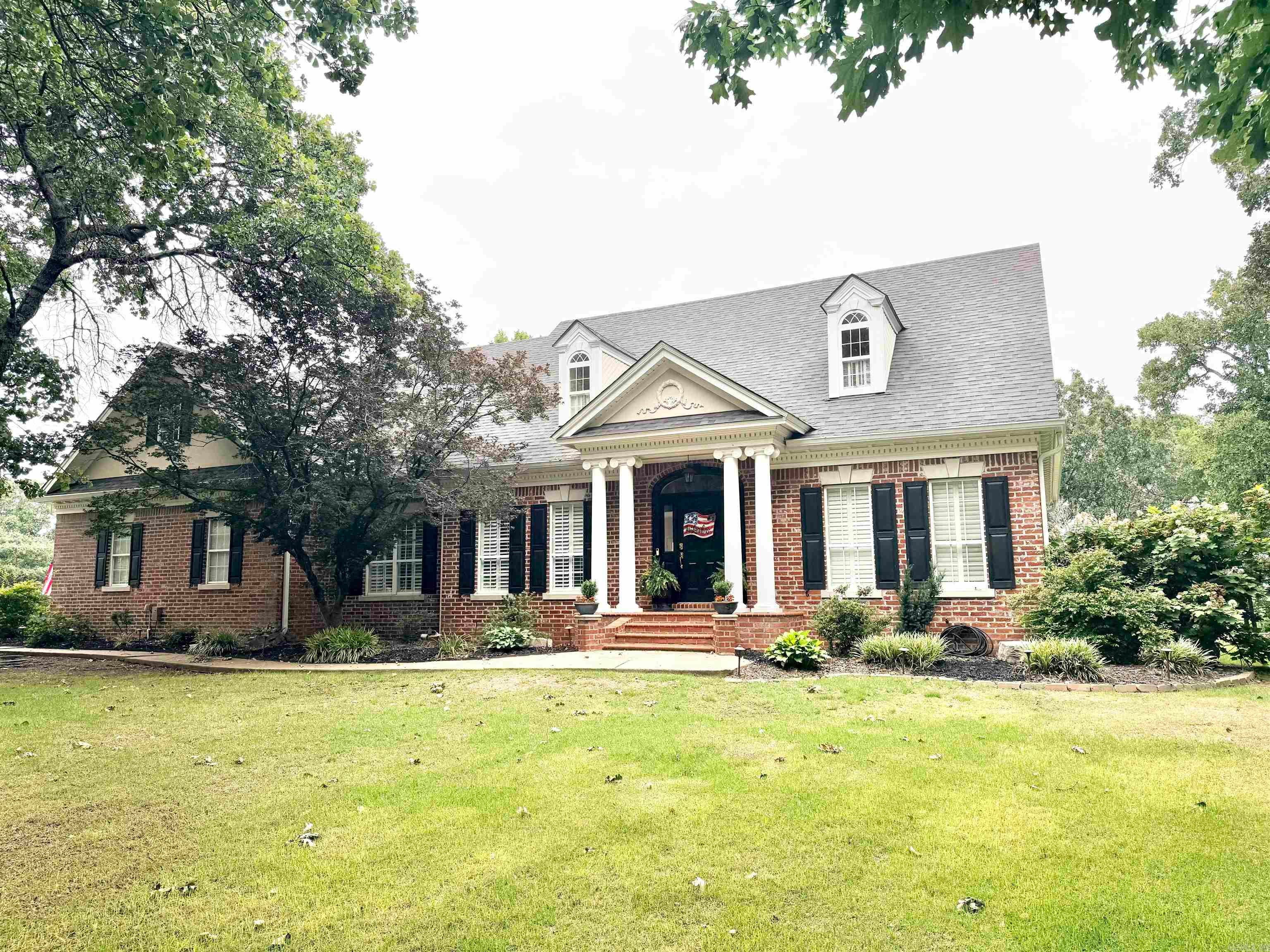 3215 Majestic Circle — photo