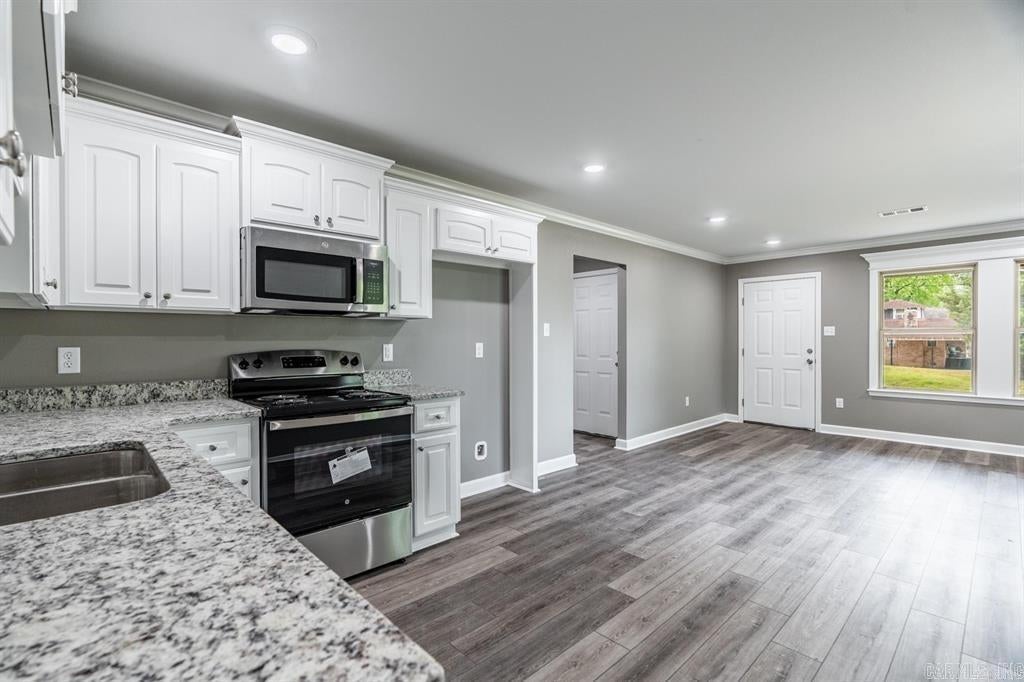 Home in North Little Rock, AR 72114 — photo 2