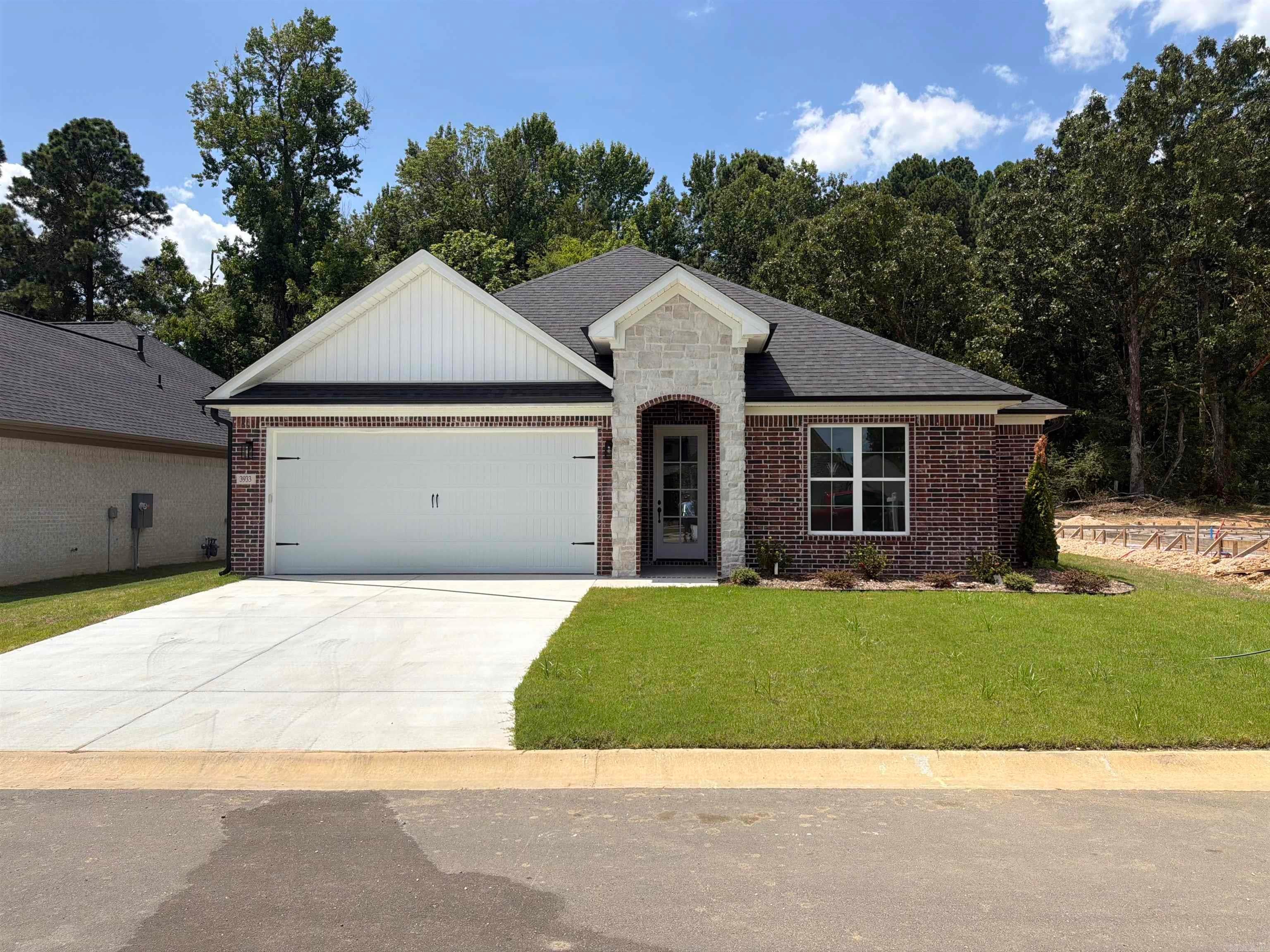 3933 Spencer Crossing — photo