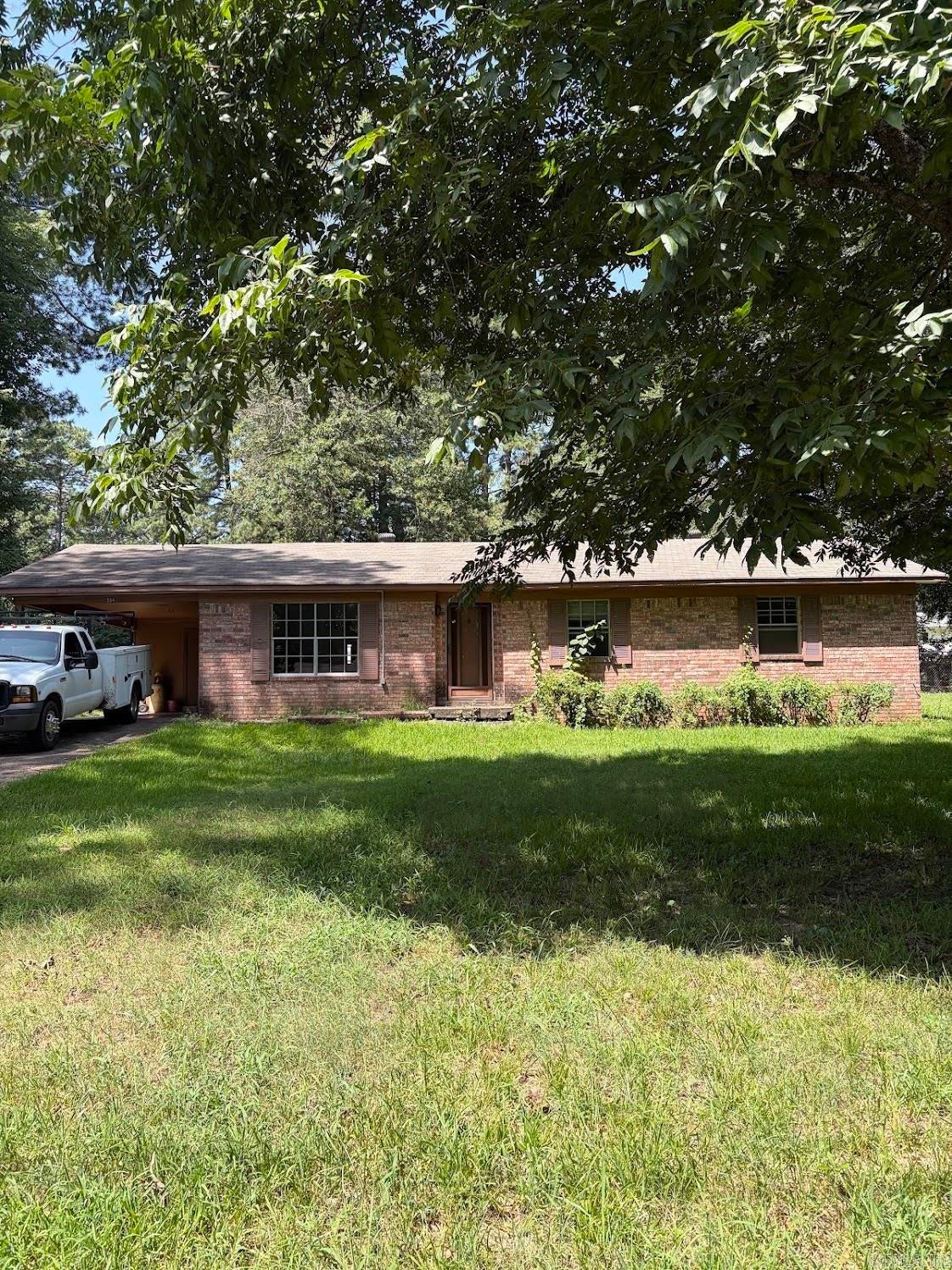 504 Newcomb Drive — photo