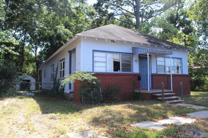 307 E Holly Street — photo