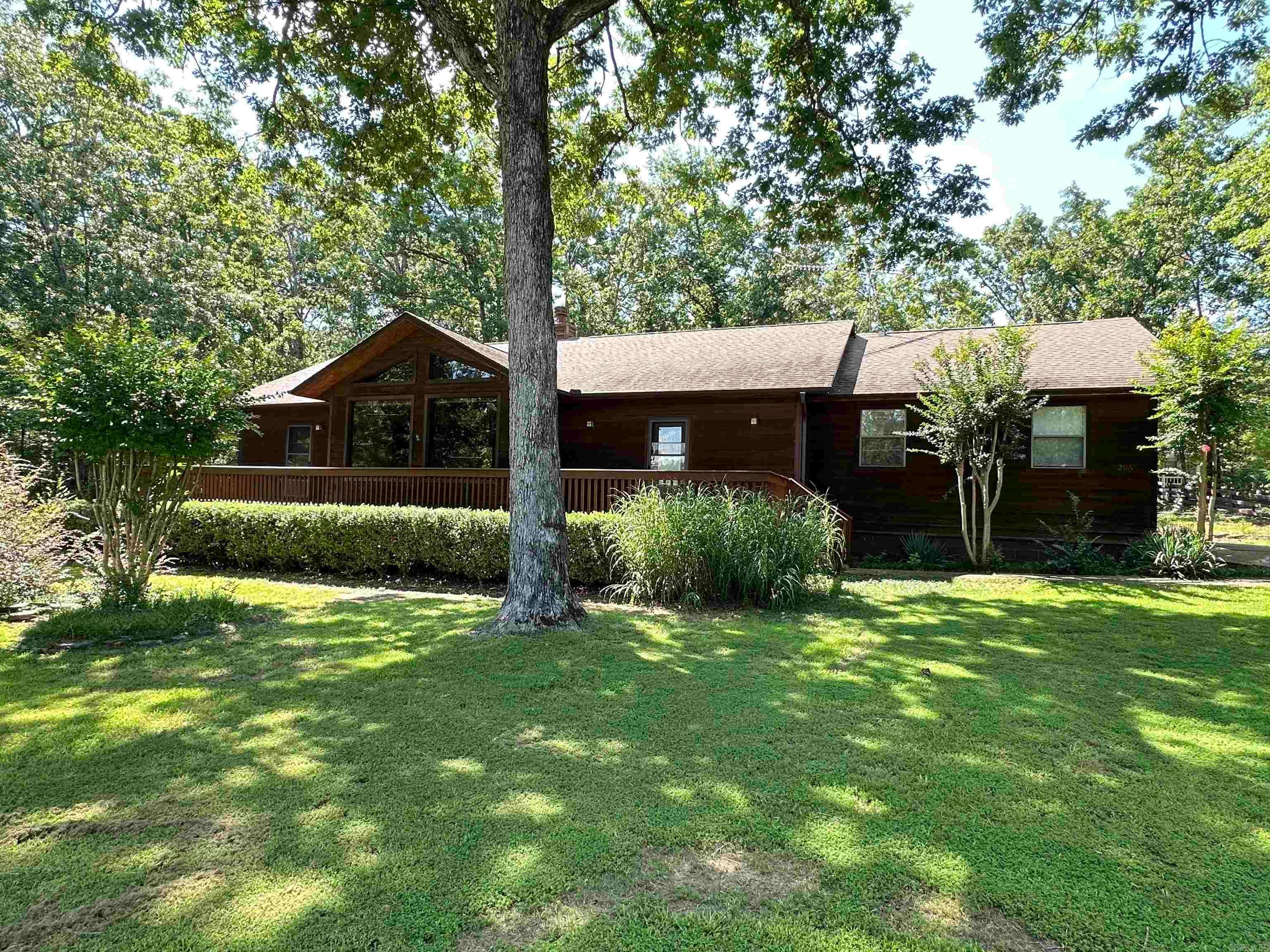 206 Cherokee Circle — photo