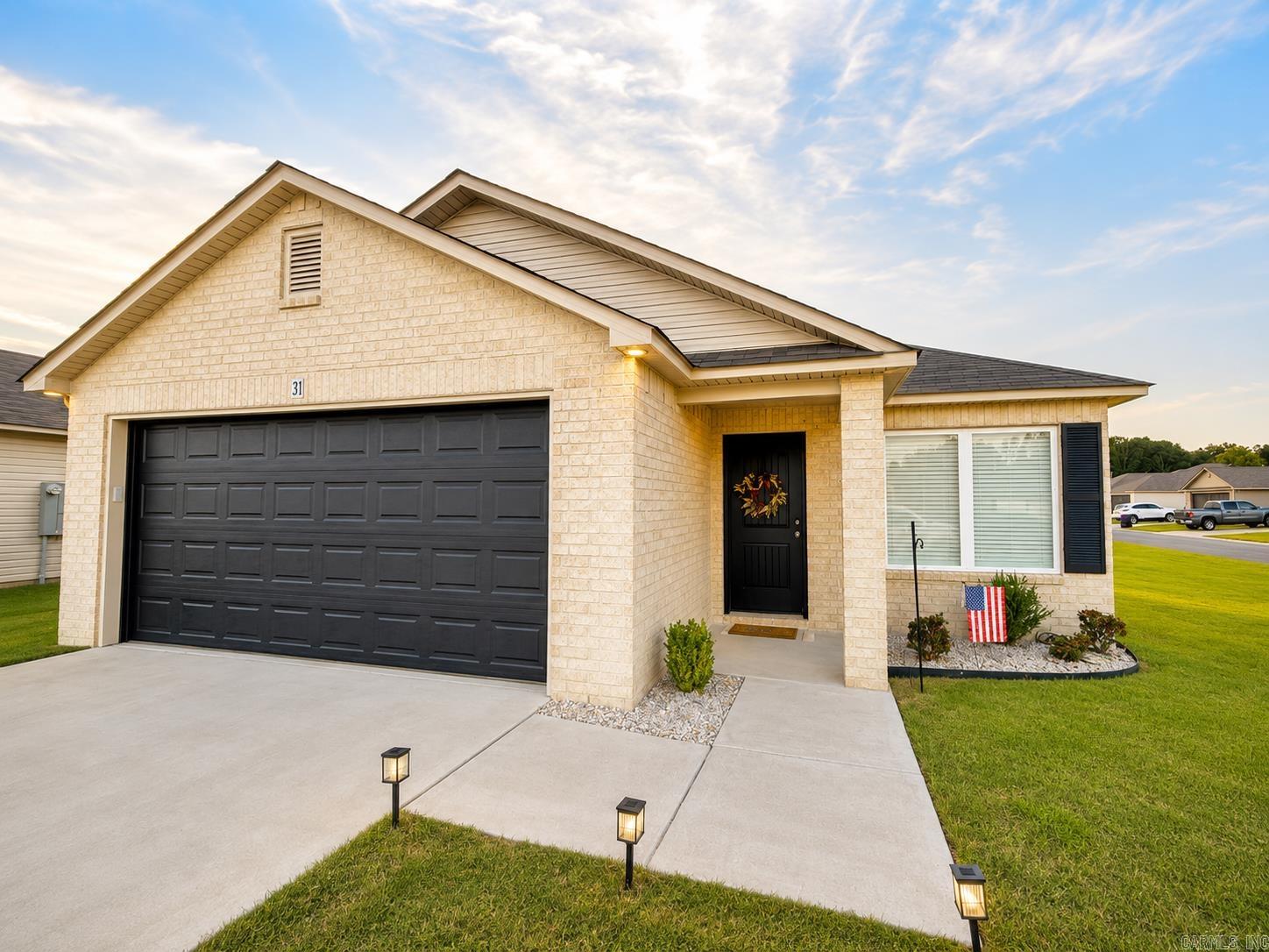 31 Candlelight Drive — photo