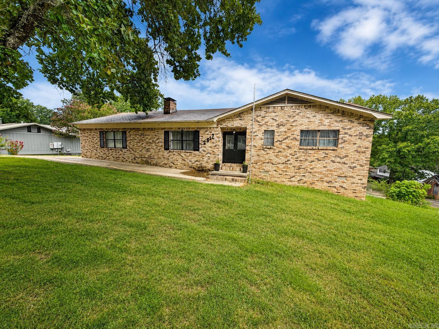 2817 Southgate Dr — photo