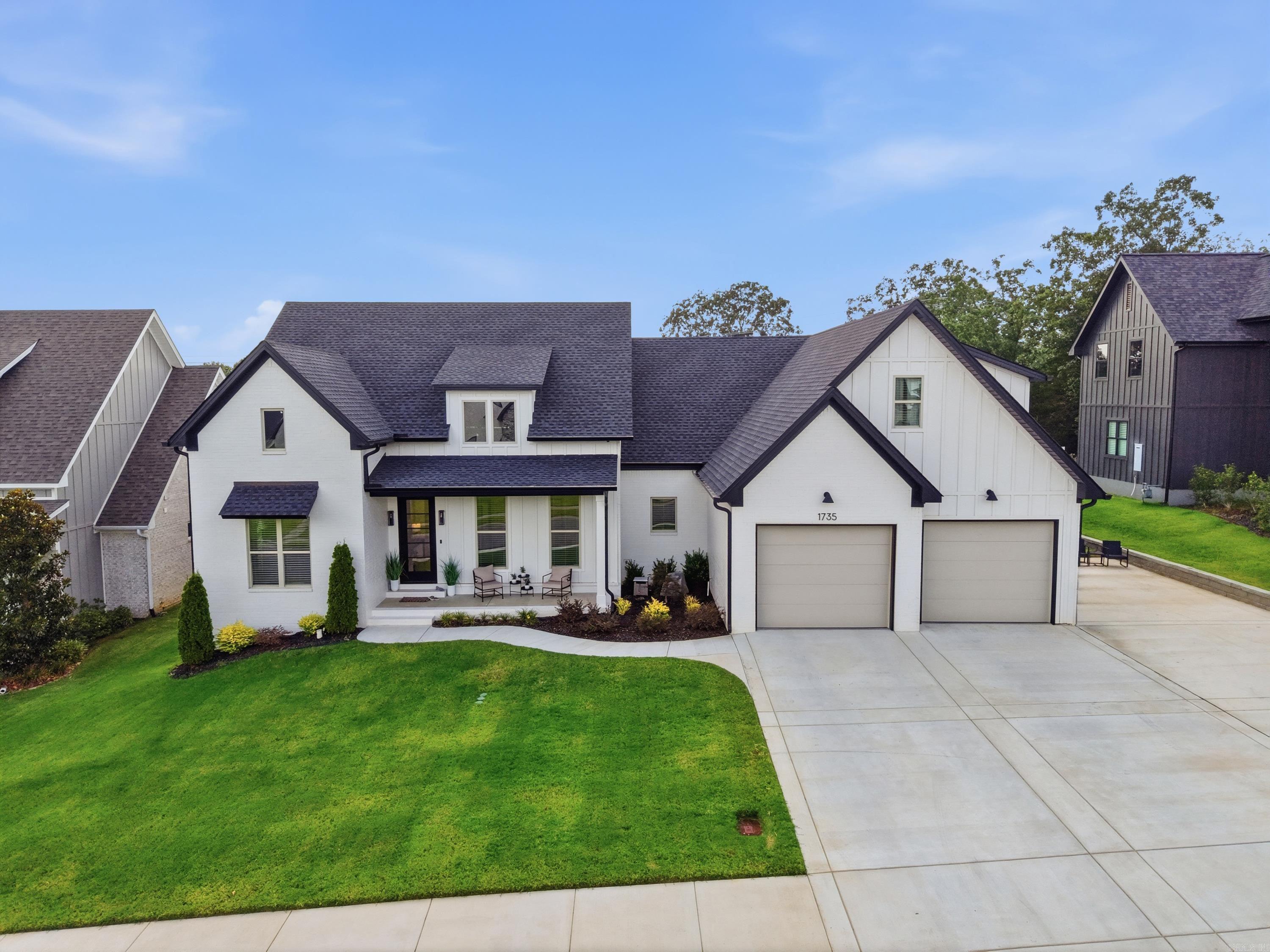 1735 Pearce Drive — photo