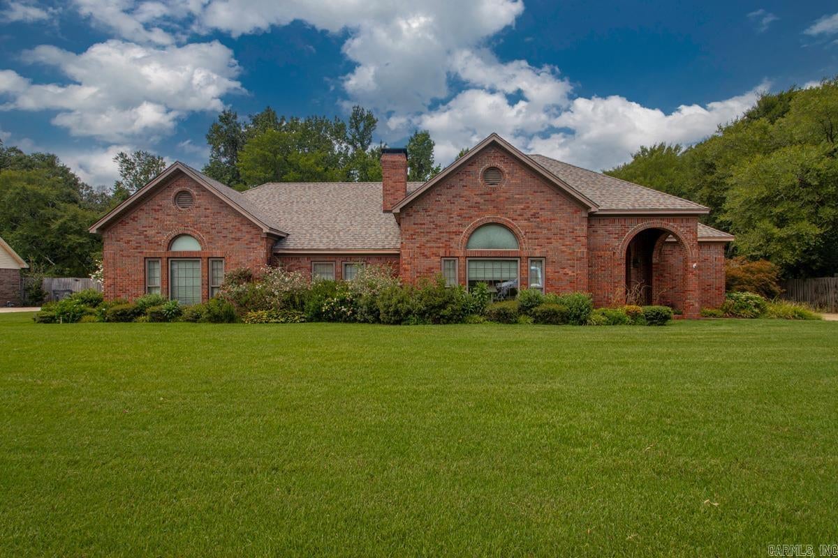 209 Morningside Drive — photo
