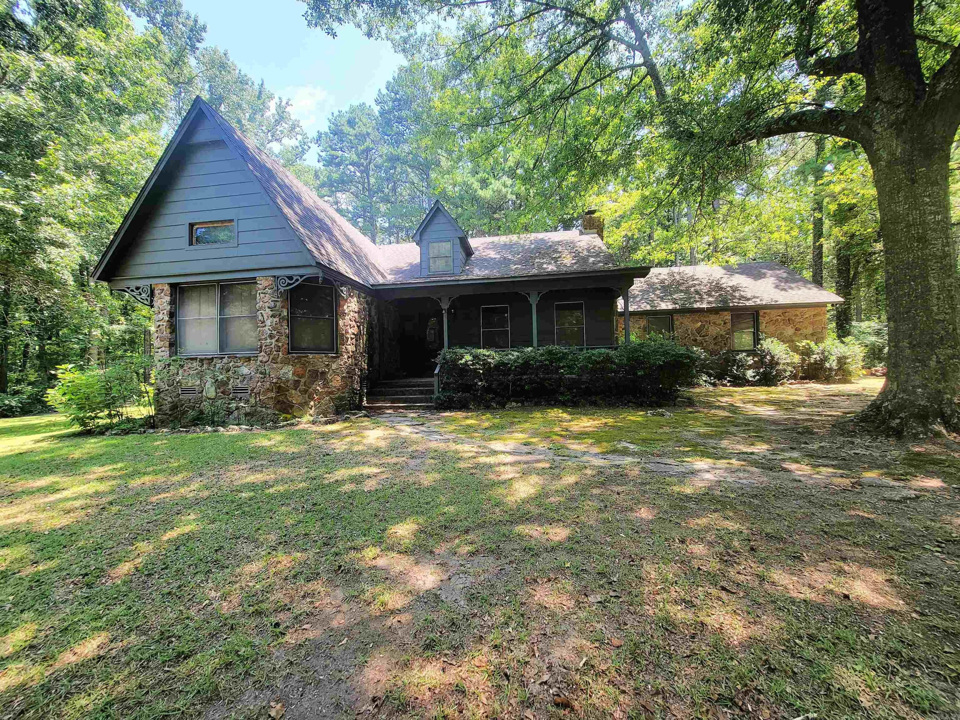 9616 Alexander Road — photo