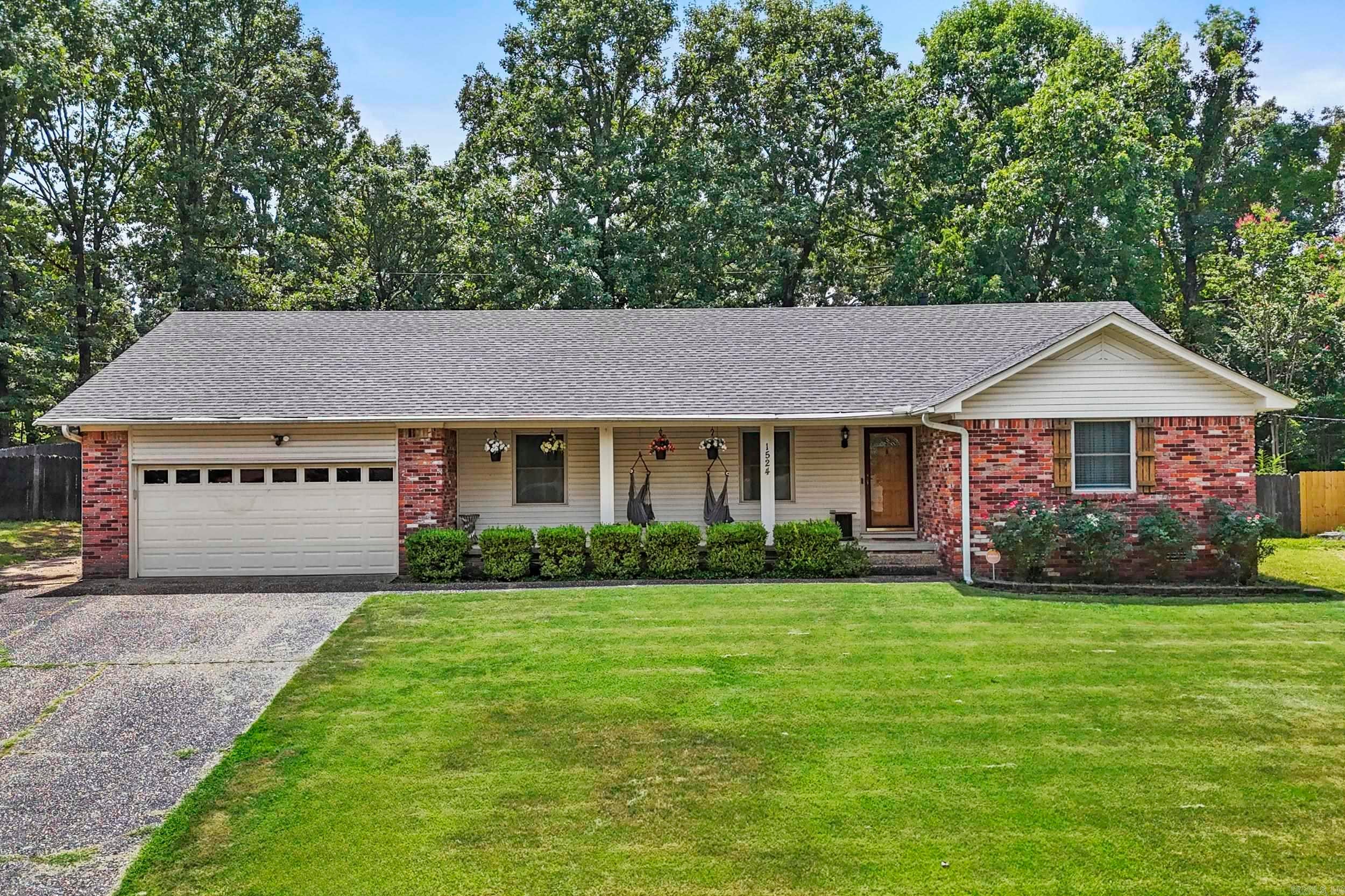 1524 Circledale Road — photo