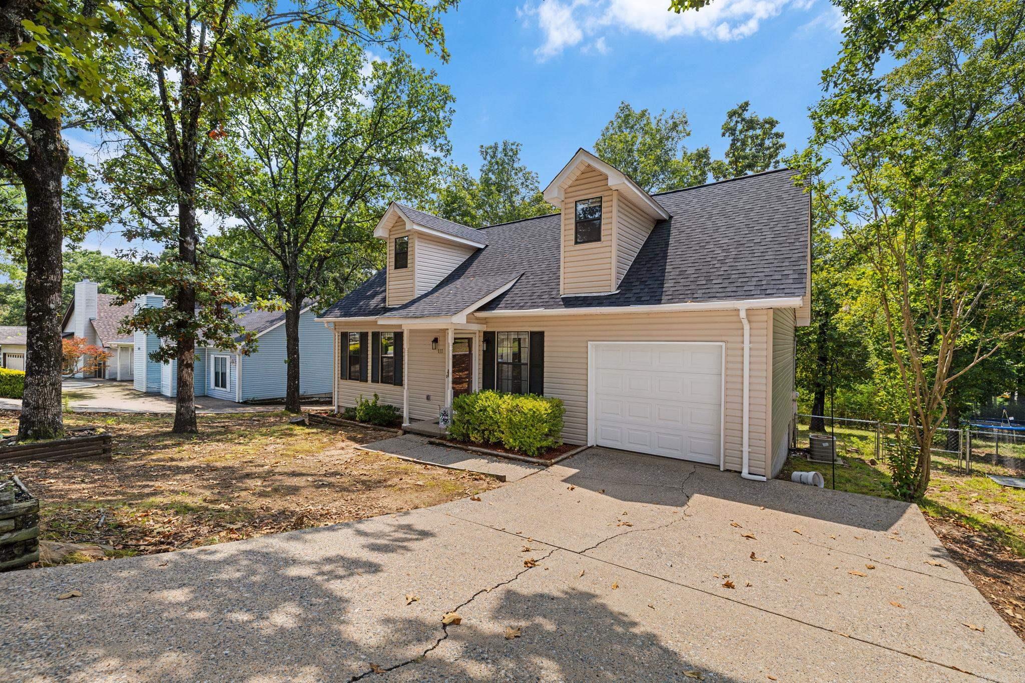 111 Raywood Dr — photo