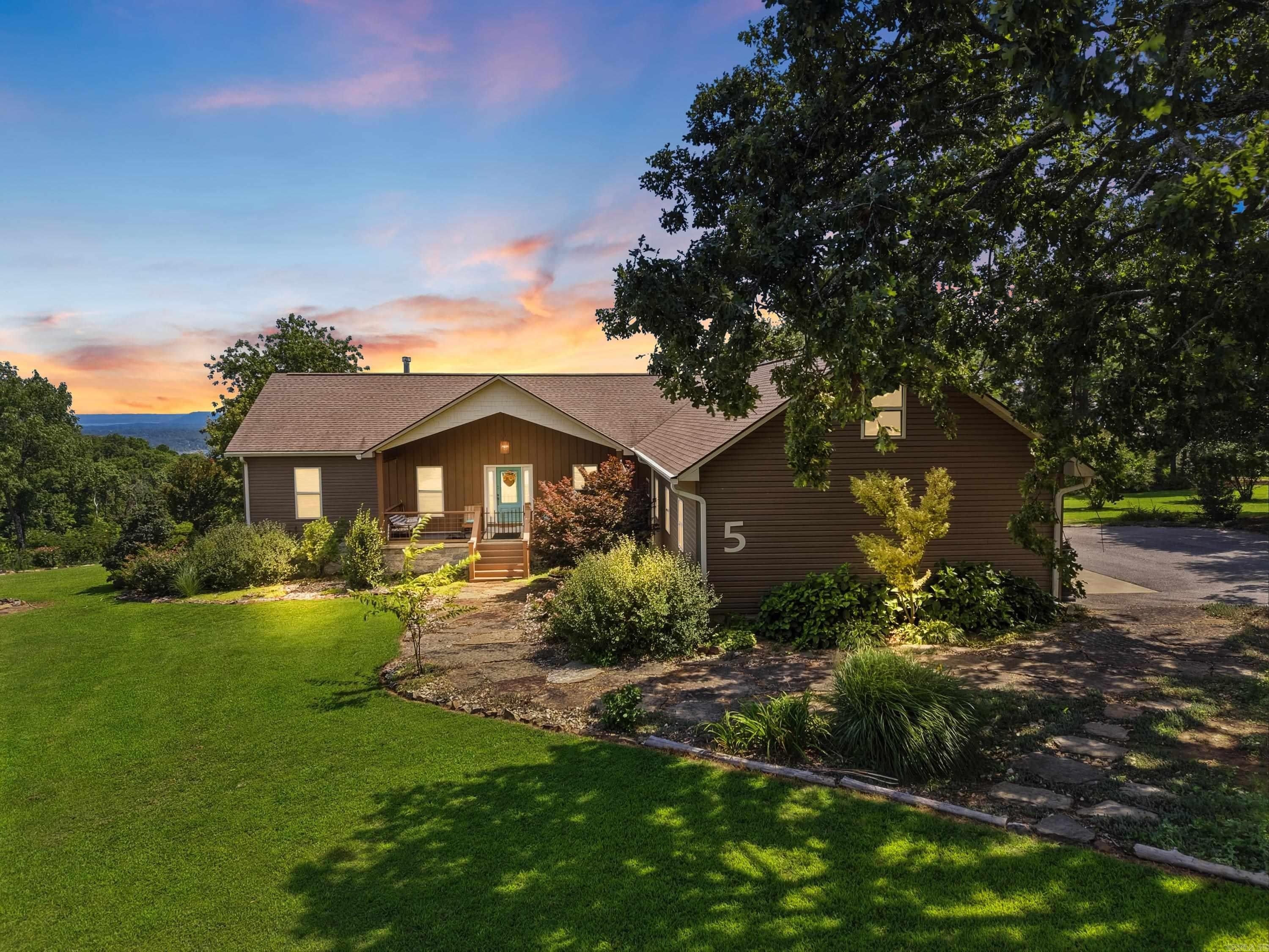 5 Irish Hills Road — photo