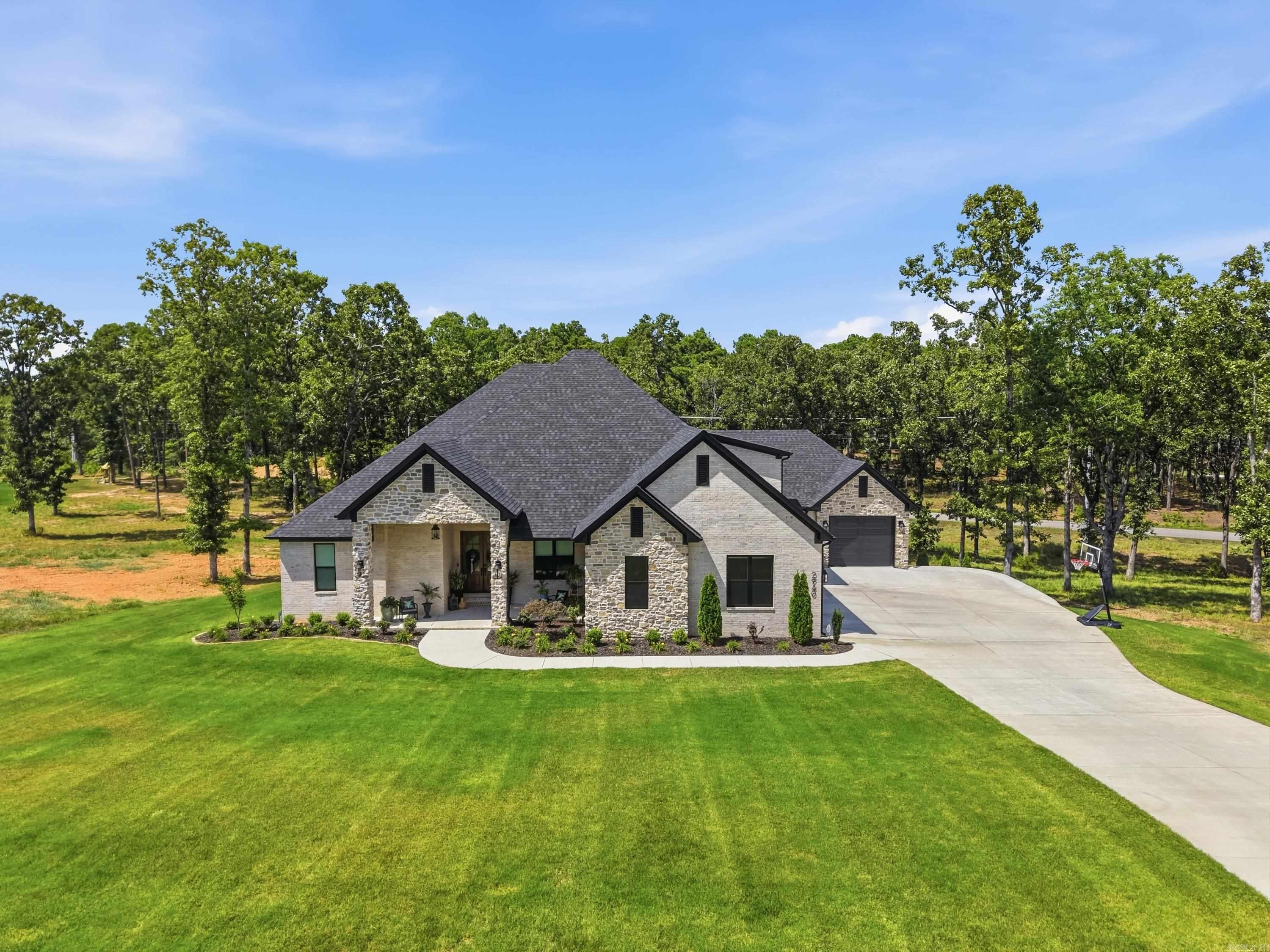 2940 Orchard View Drive — photo