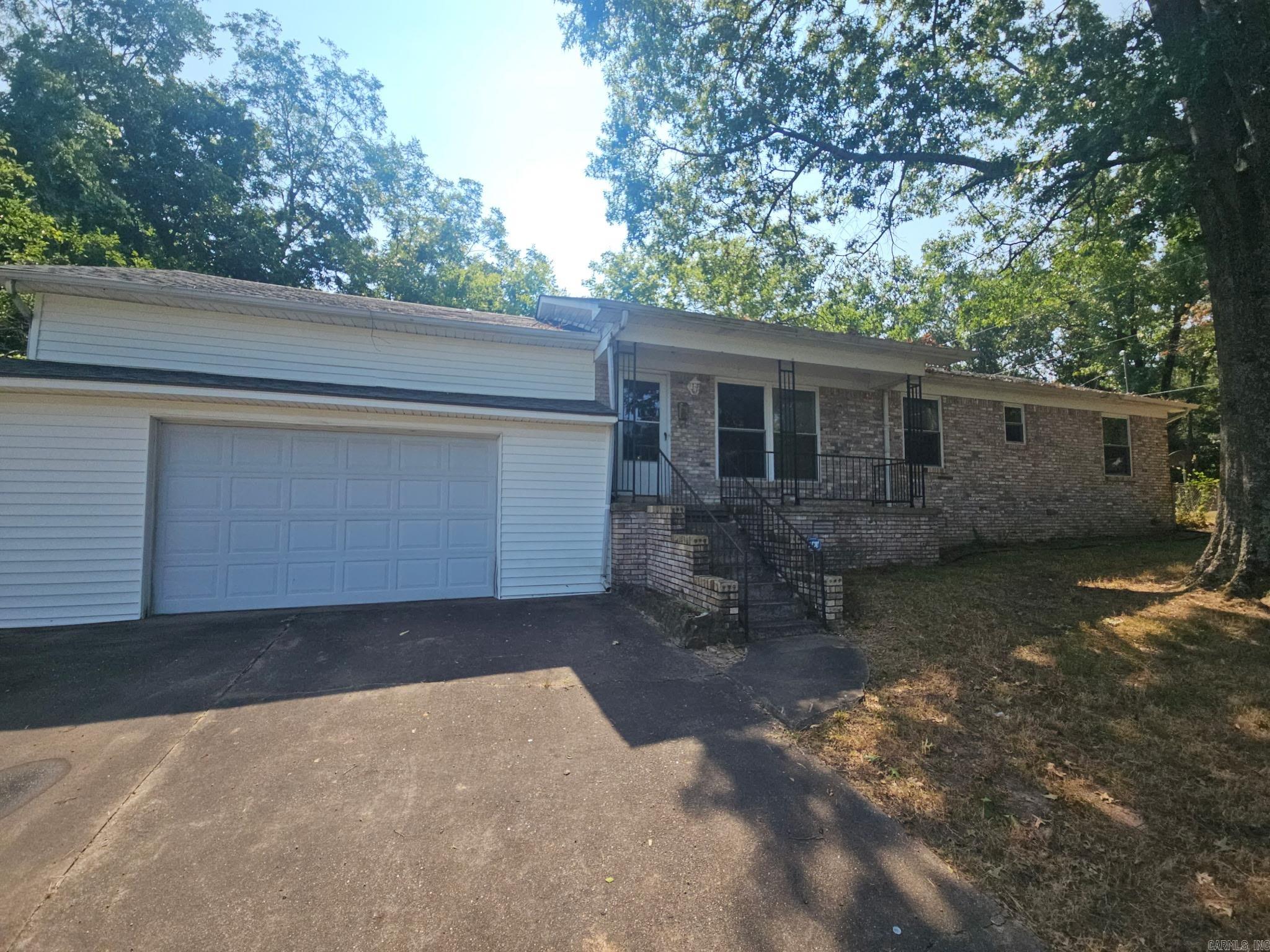 1208 Crest Road — photo