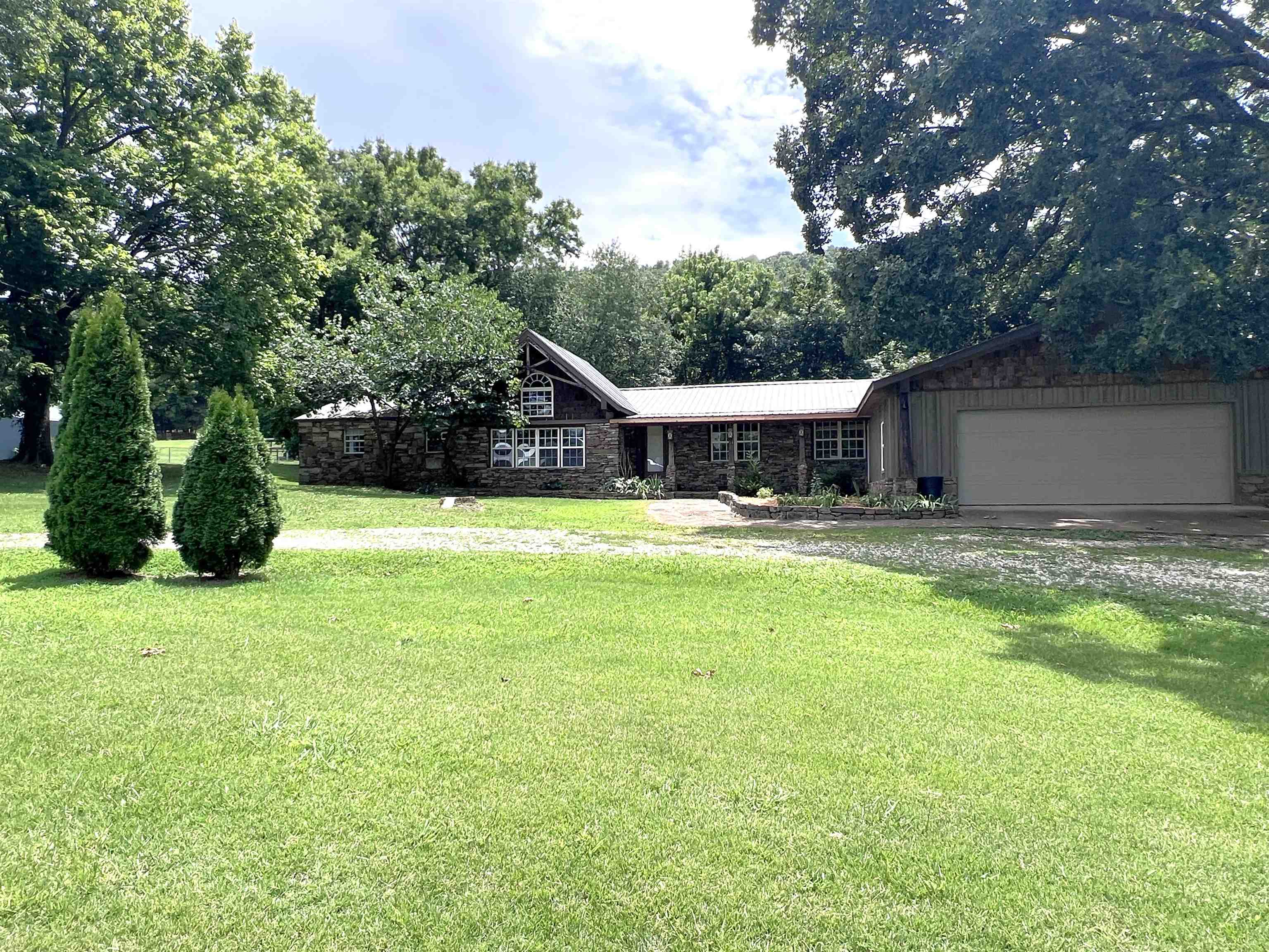 17369 Hwy 66 — photo