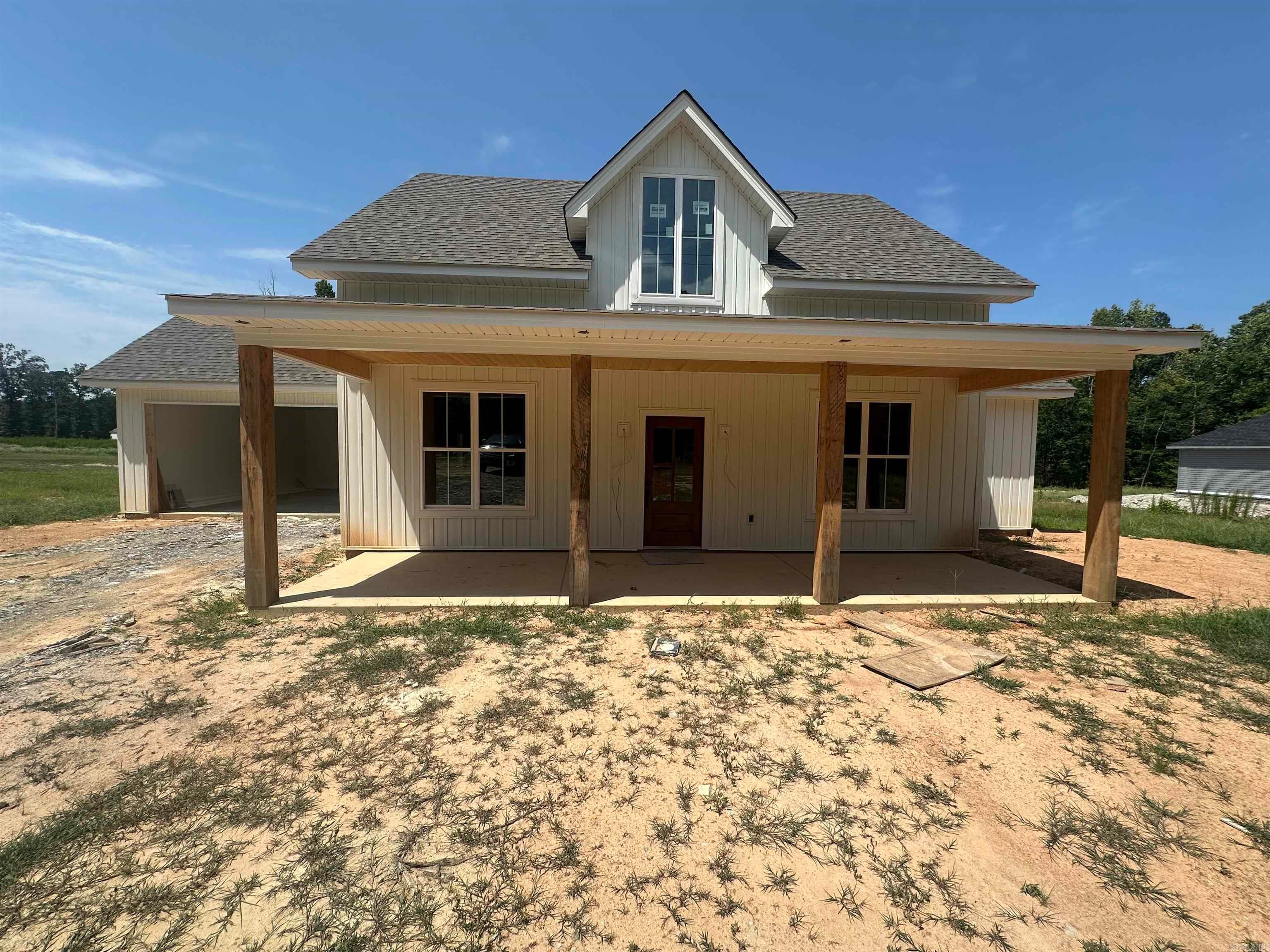 6892 Detonti Road — photo