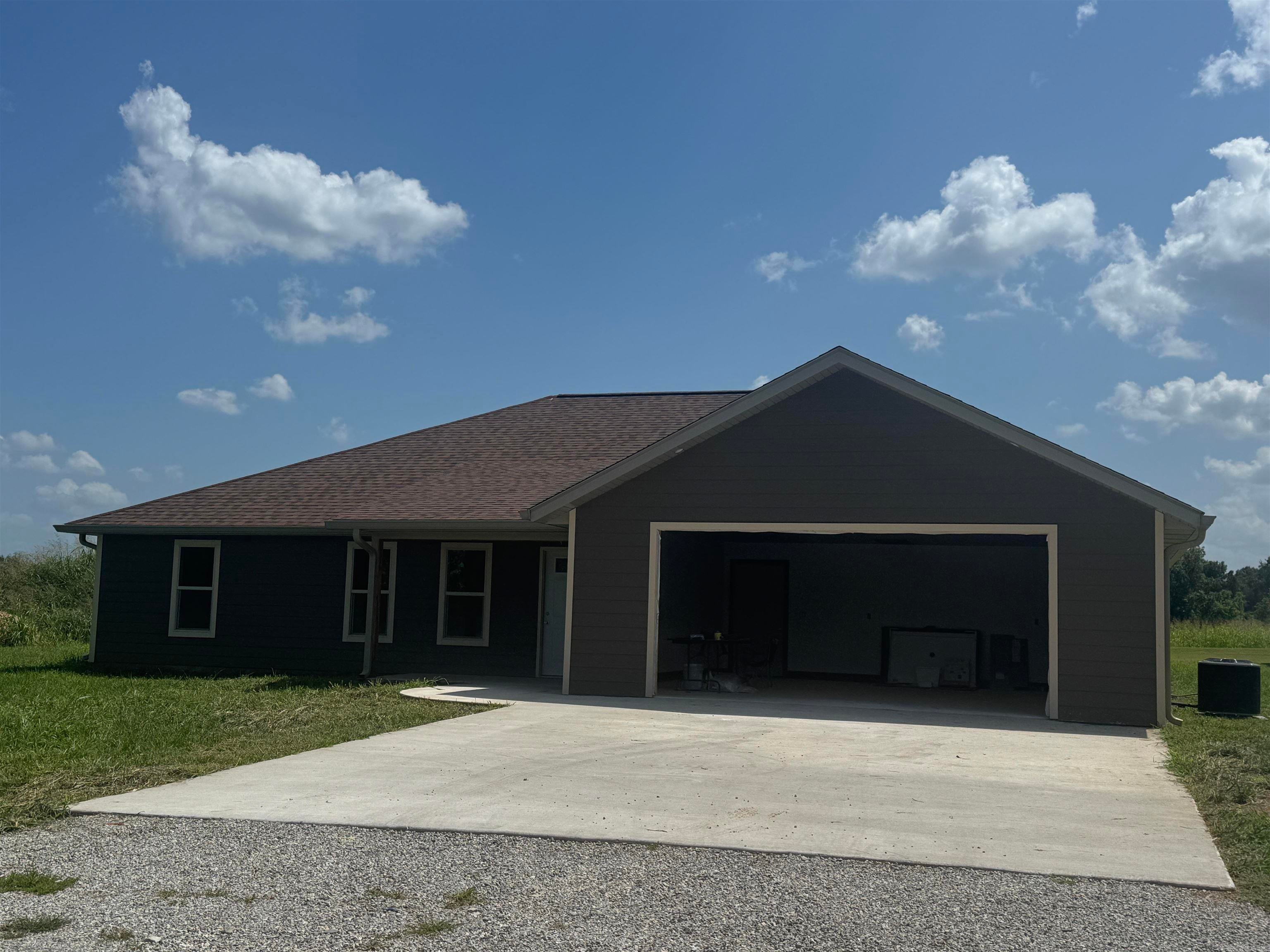 115 Lydia Lane — photo