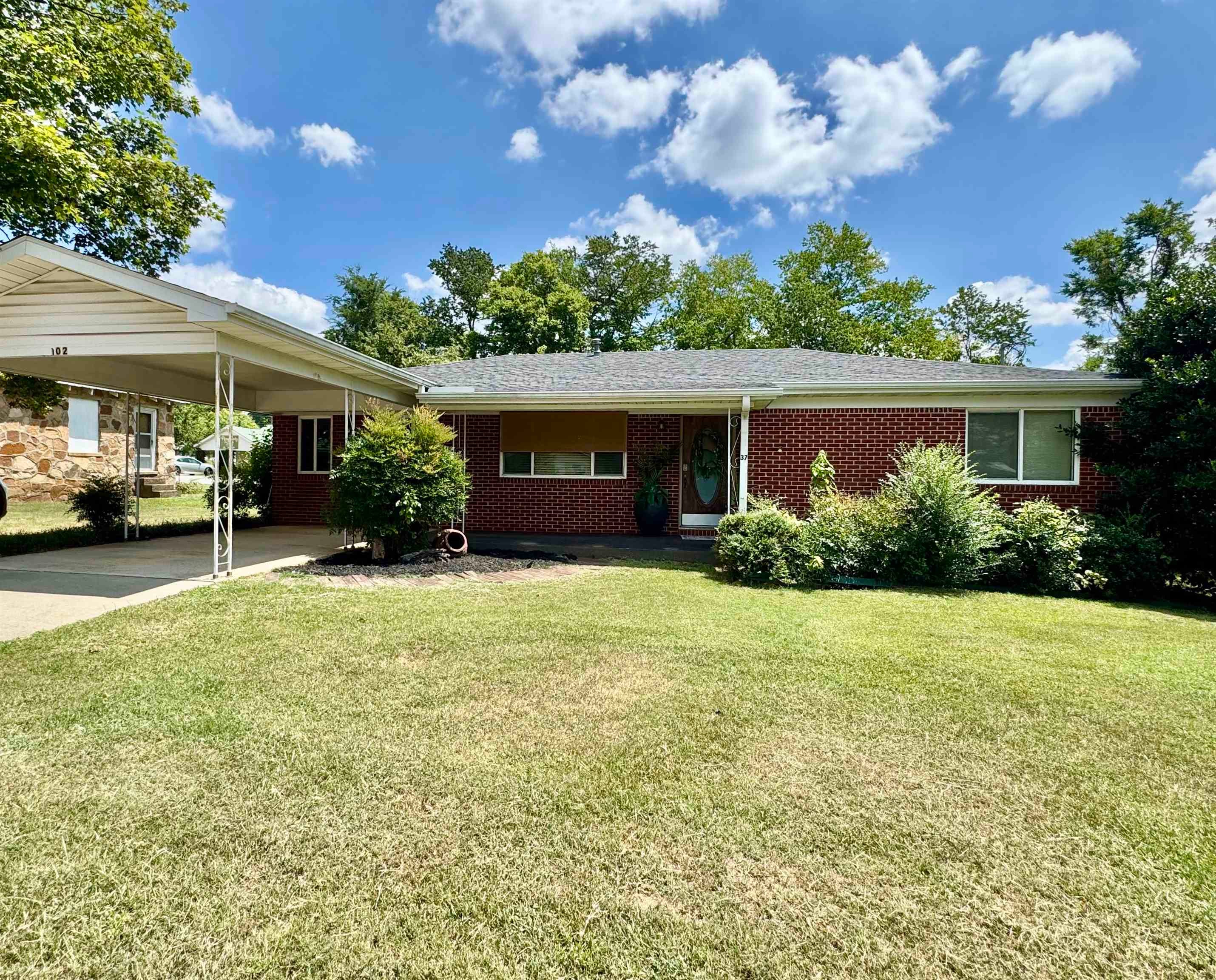 37 College Drive — photo