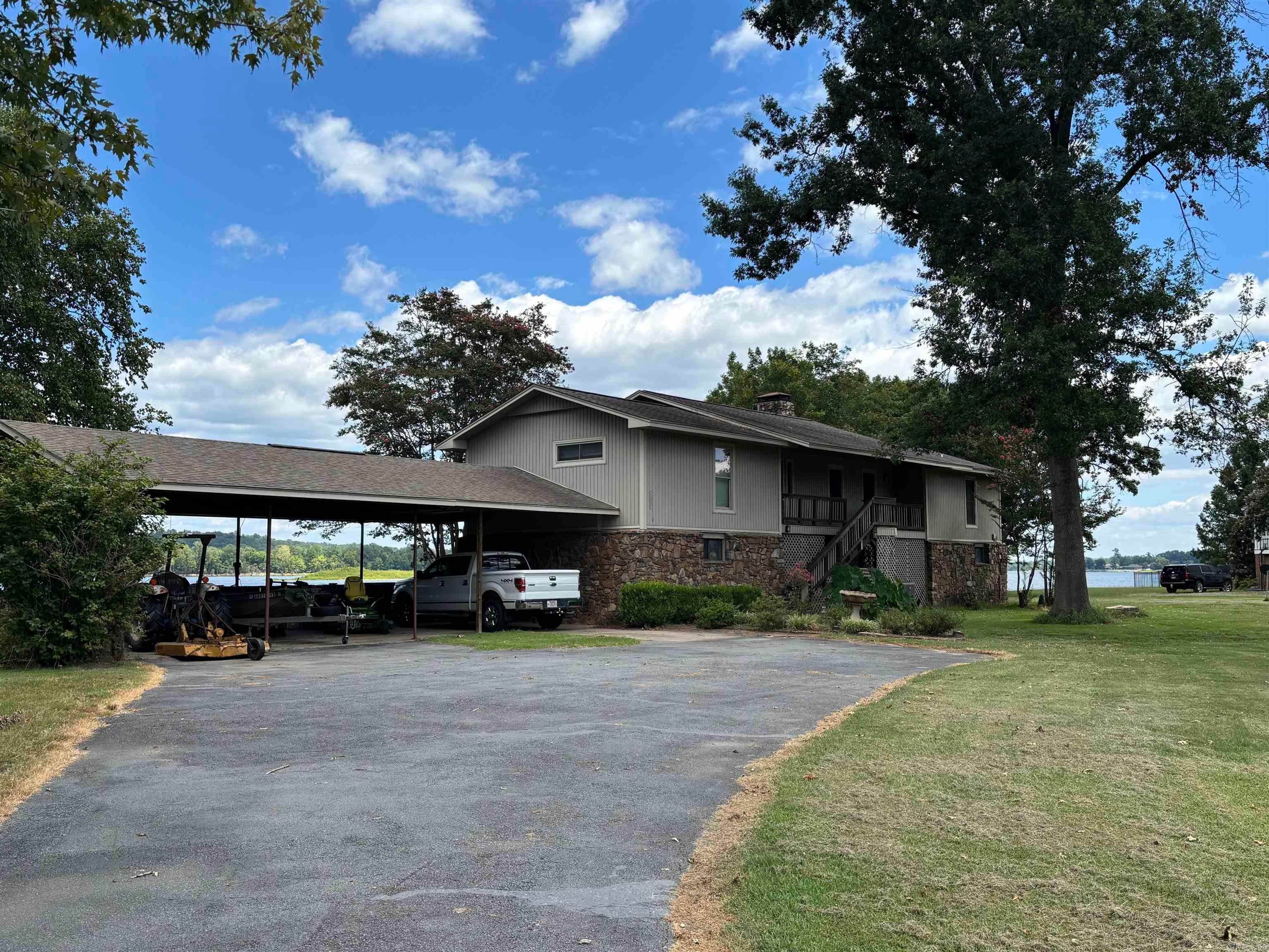 7517 Beck Road — photo