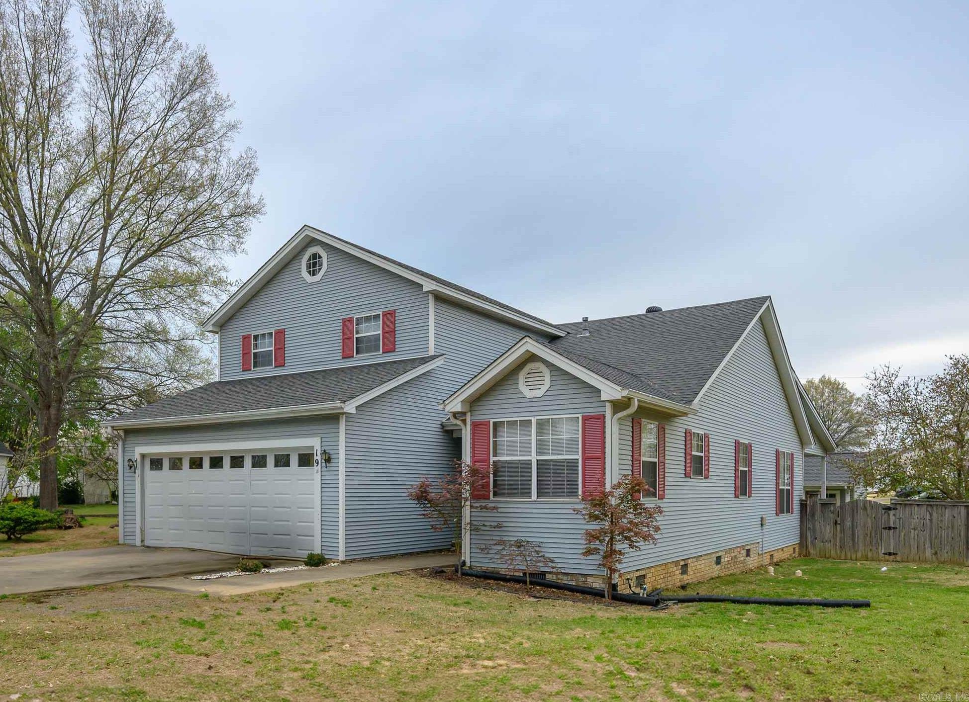 19 White Oak Circle — photo