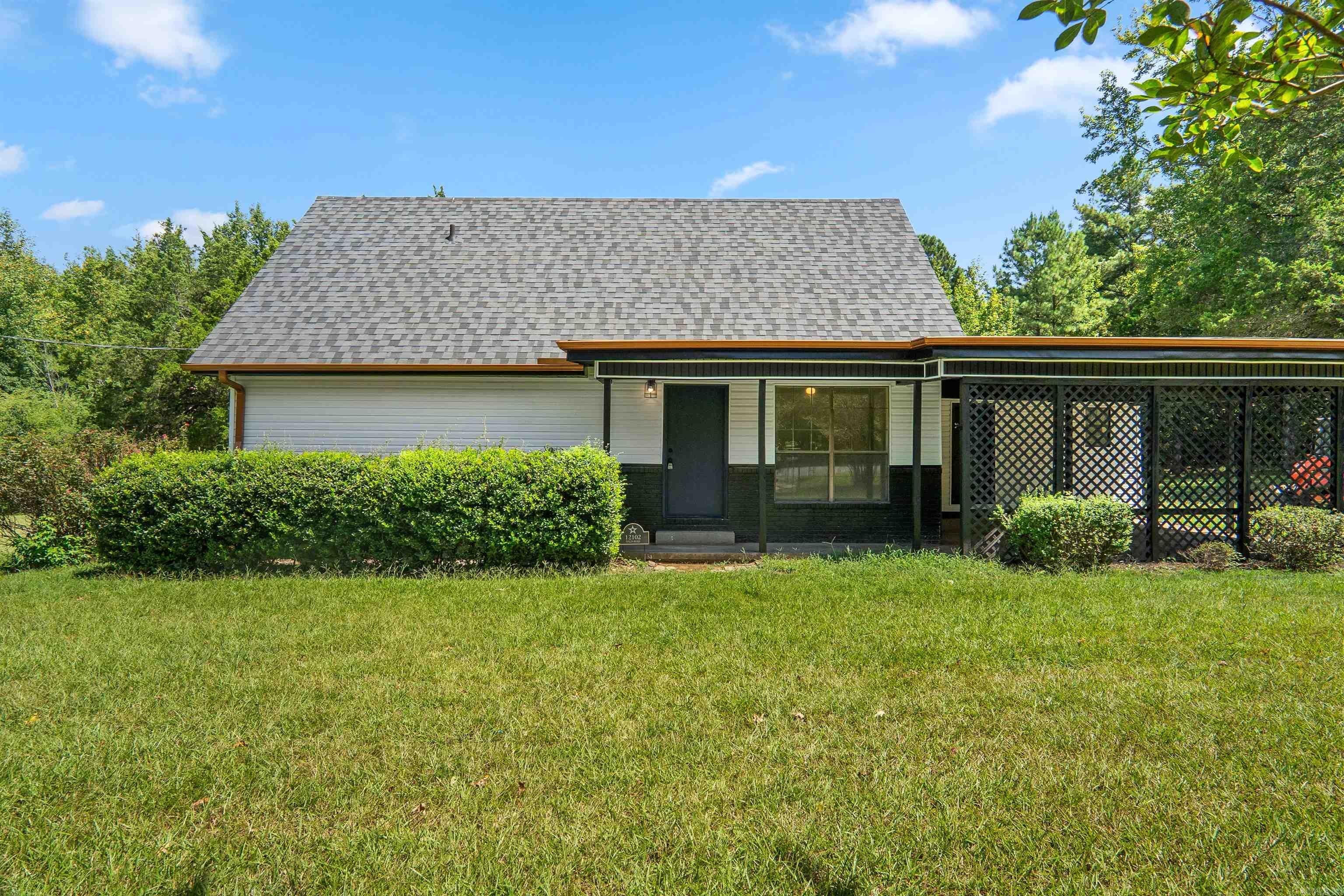 12102 Dalin Road — photo