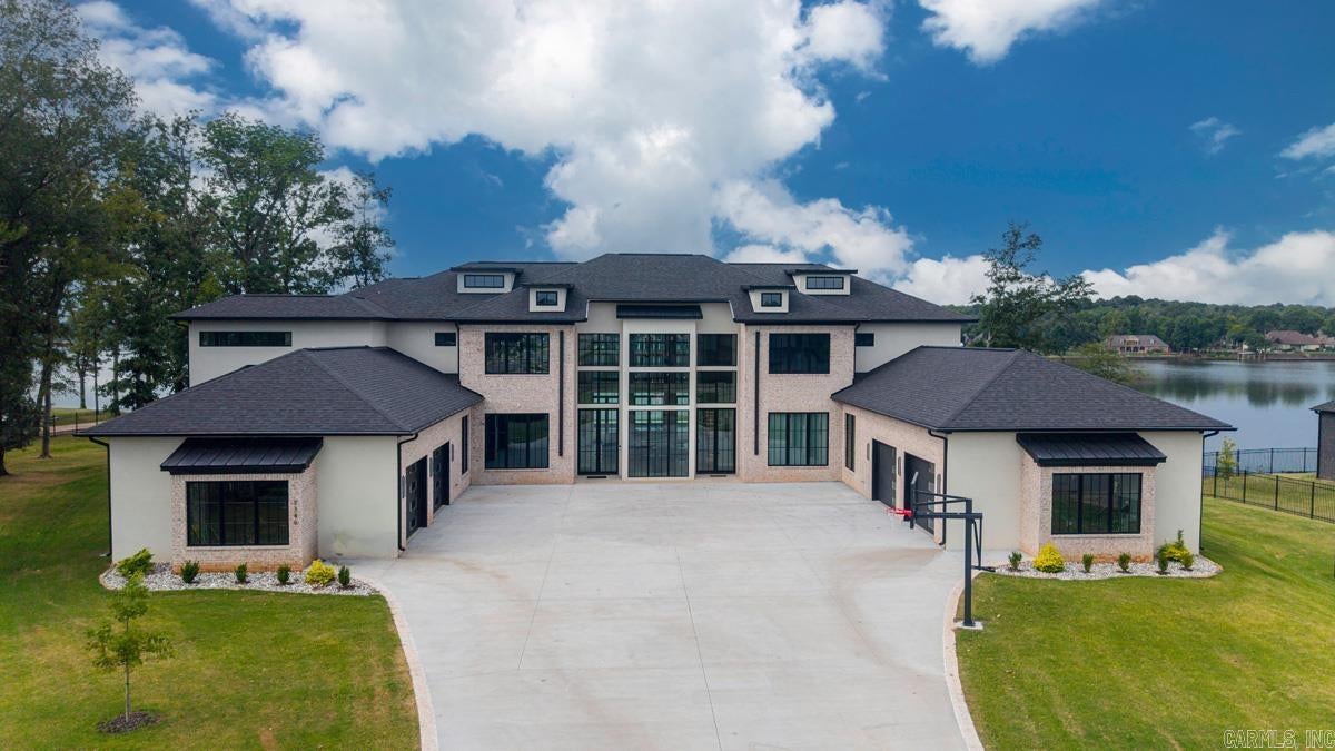 7346 Lake Point Circle — photo