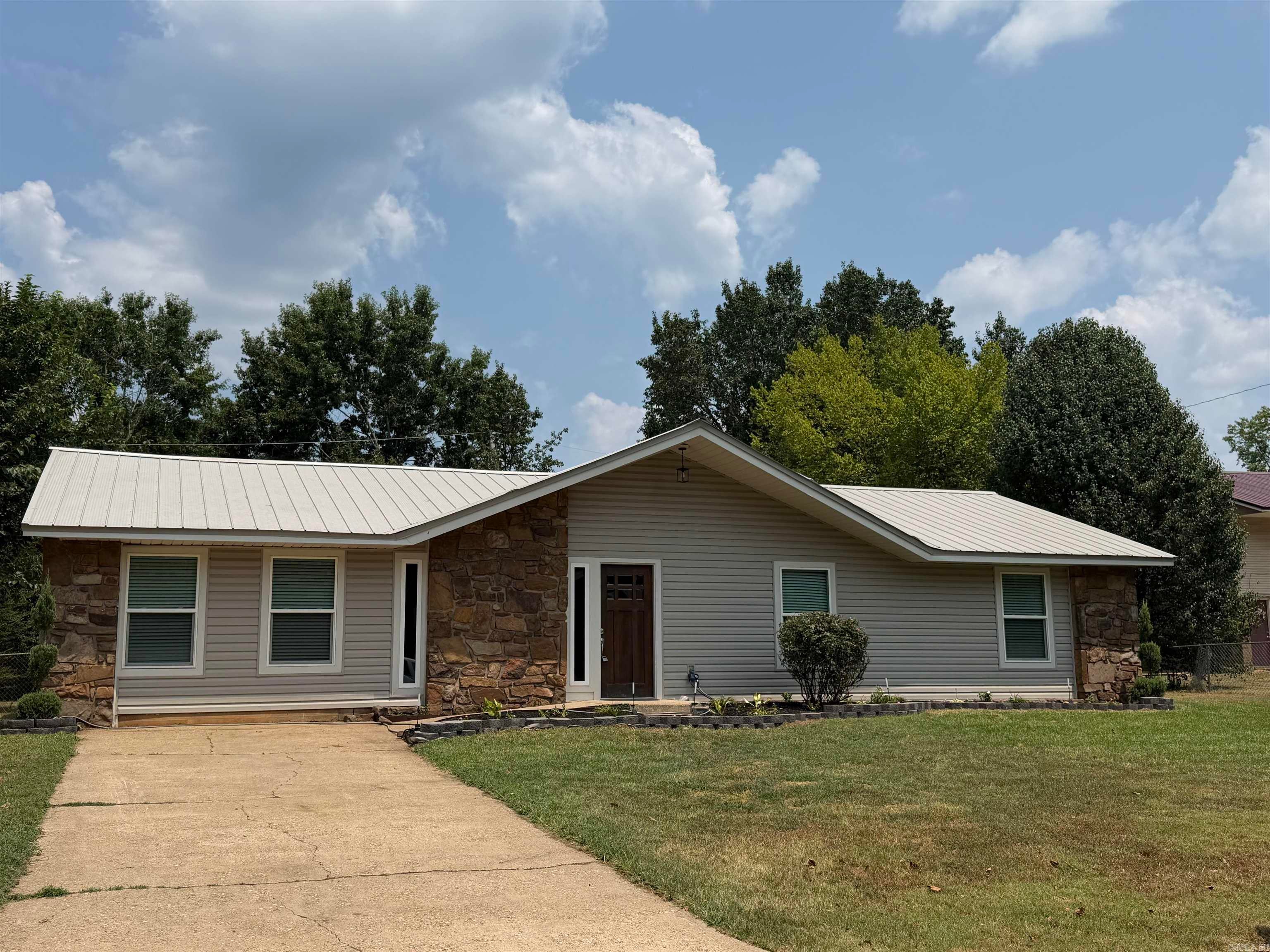 125 Shadybrook Drive — photo