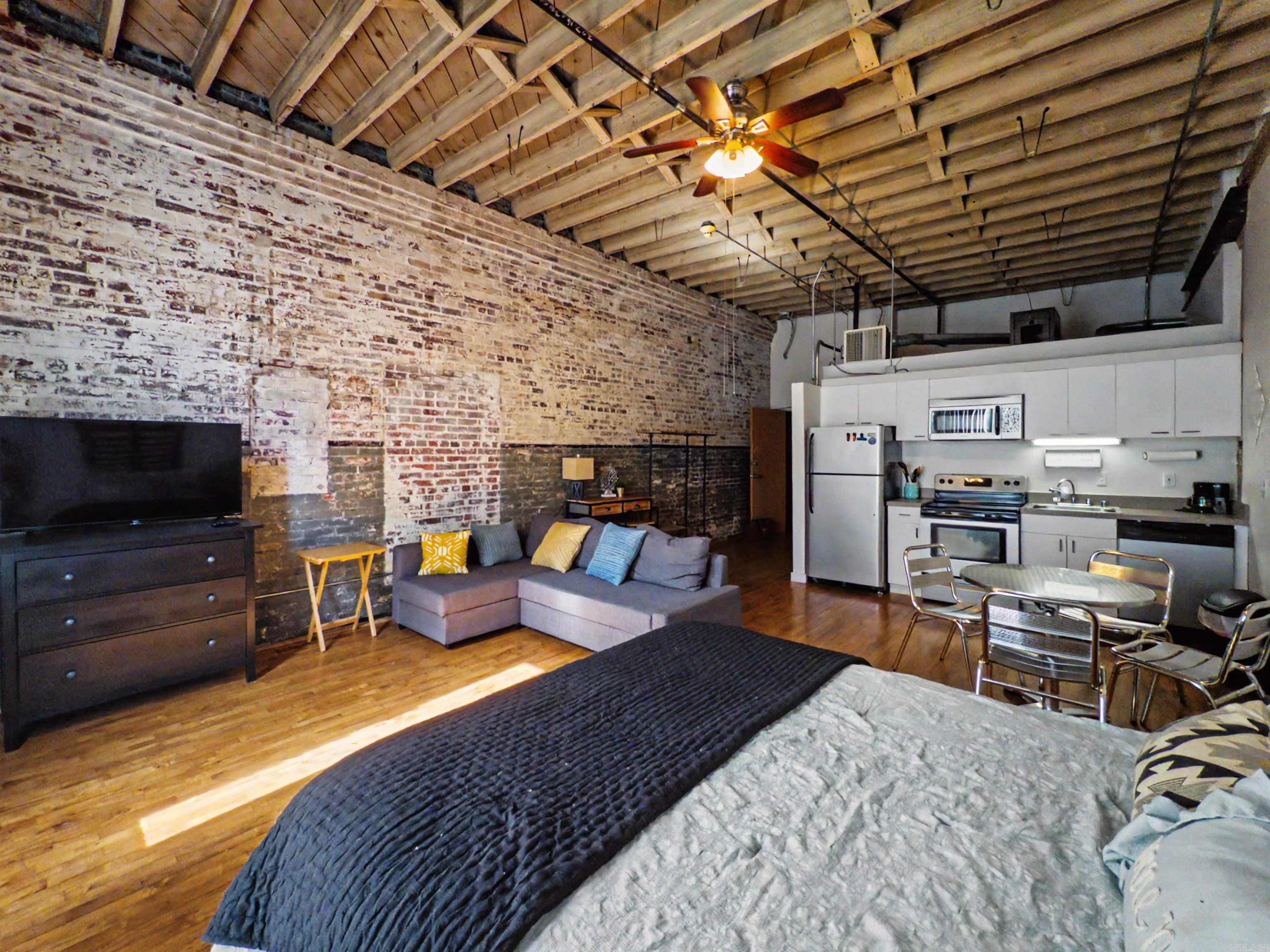 423 E 3rd St #216 — photo