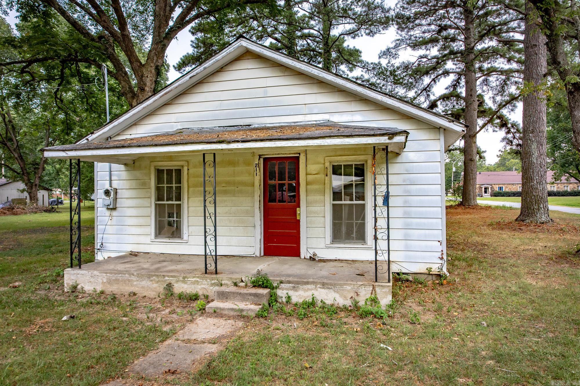211 W Martin Luther King — photo