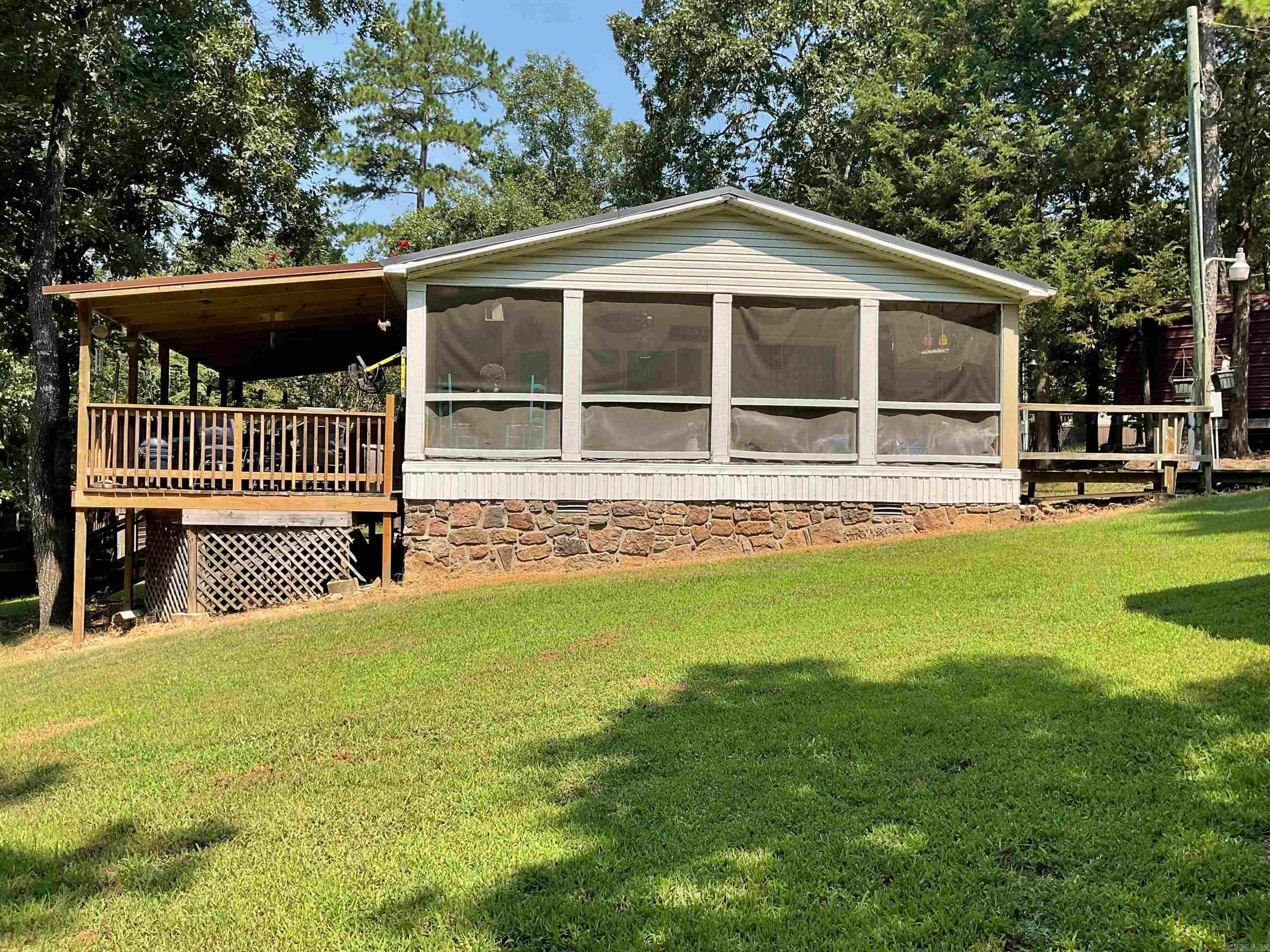 Home in Greers Ferry, AR 72067 — photo 2